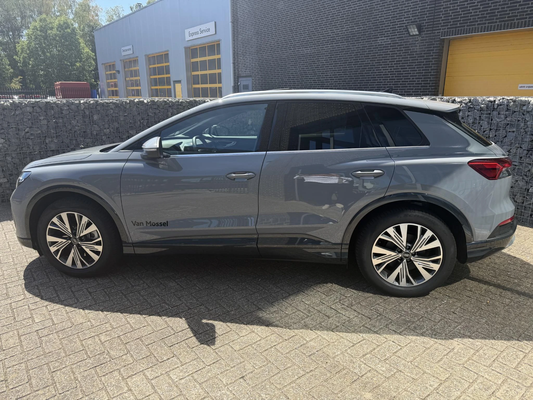 Audi-Q4 e-tron-image-5