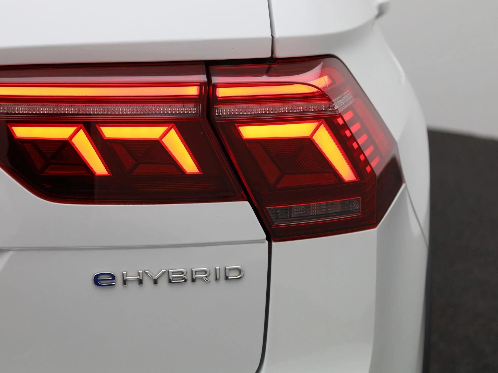 Volkswagen Tiguan 1.4 TSI eHybrid R-Line Business+ 245 PK|