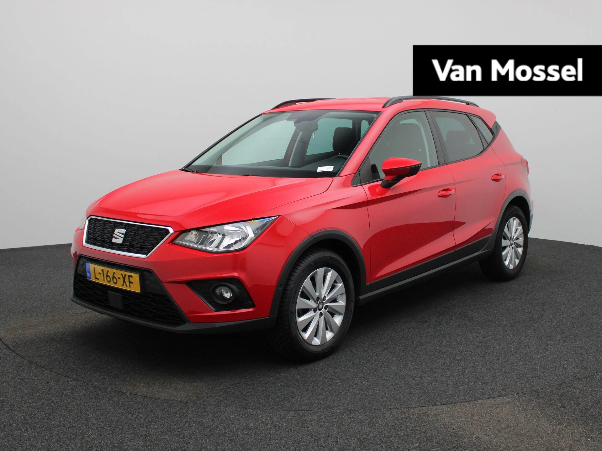 SEAT-Arona-image-0