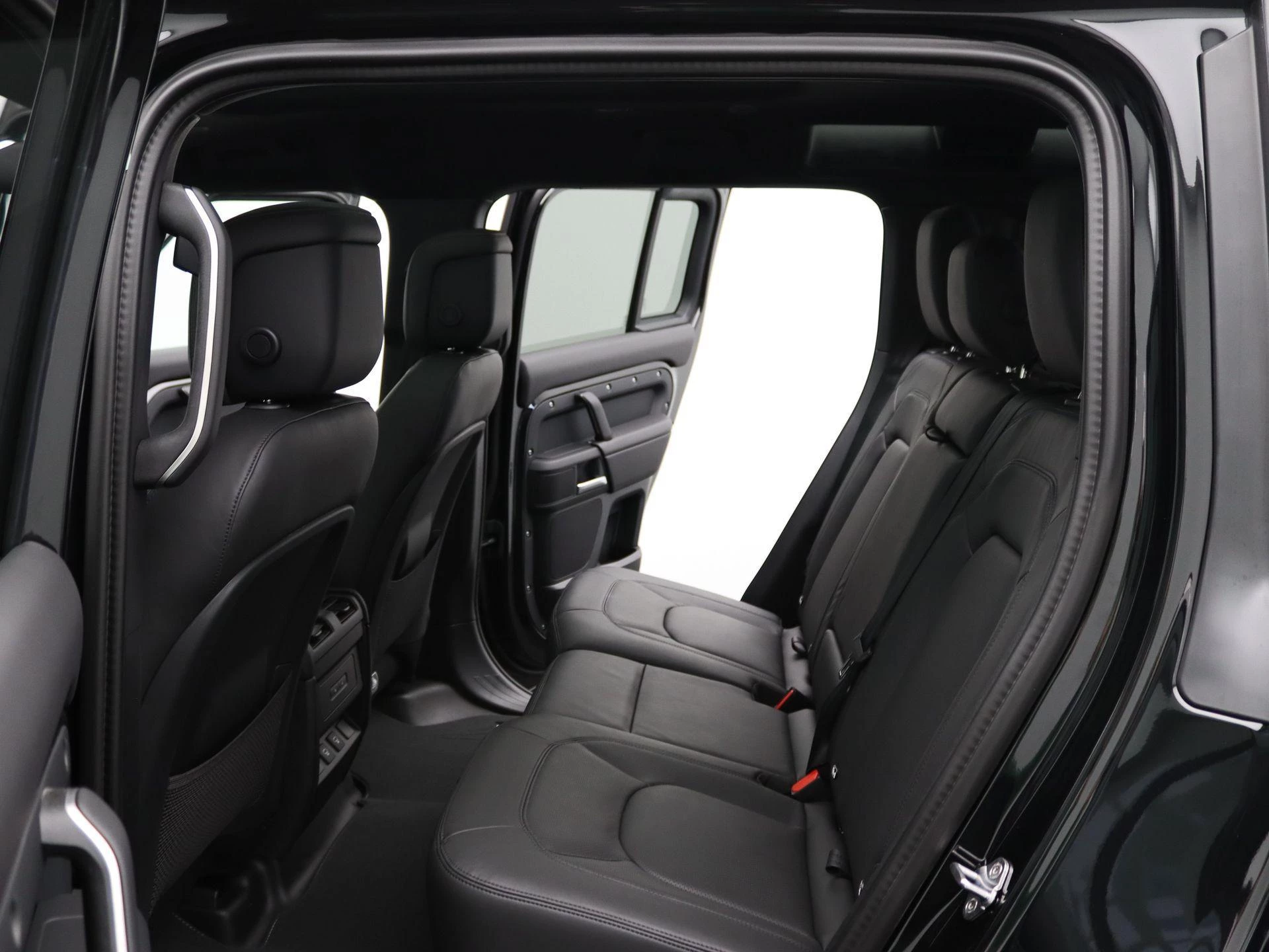 Land Rover-Defender-image-27