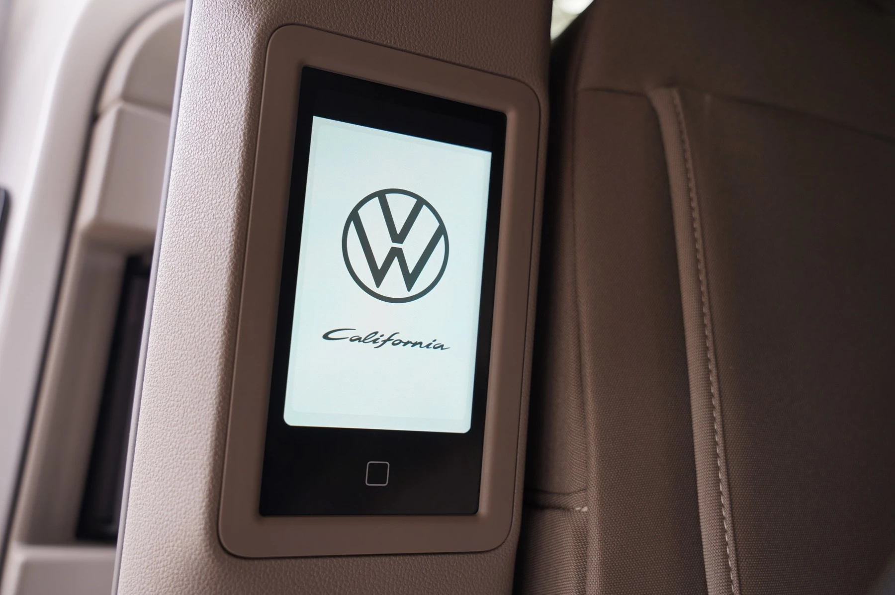 Volkswagen-California-image-52