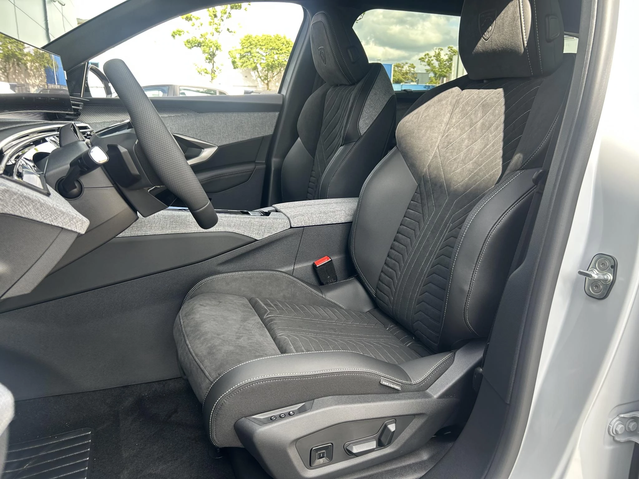 Peugeot-e-5008-image-20