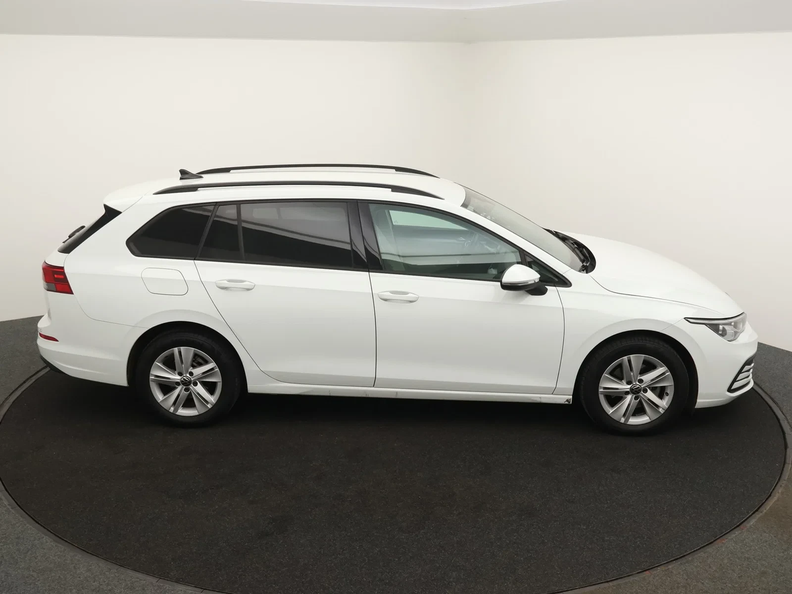 Volkswagen Golf VIII SW Golf 1.0eTSI Life 110PK *AUTOMAAT*LANE-ASSIST*ACC*PDC*APP-CONNECT*...*