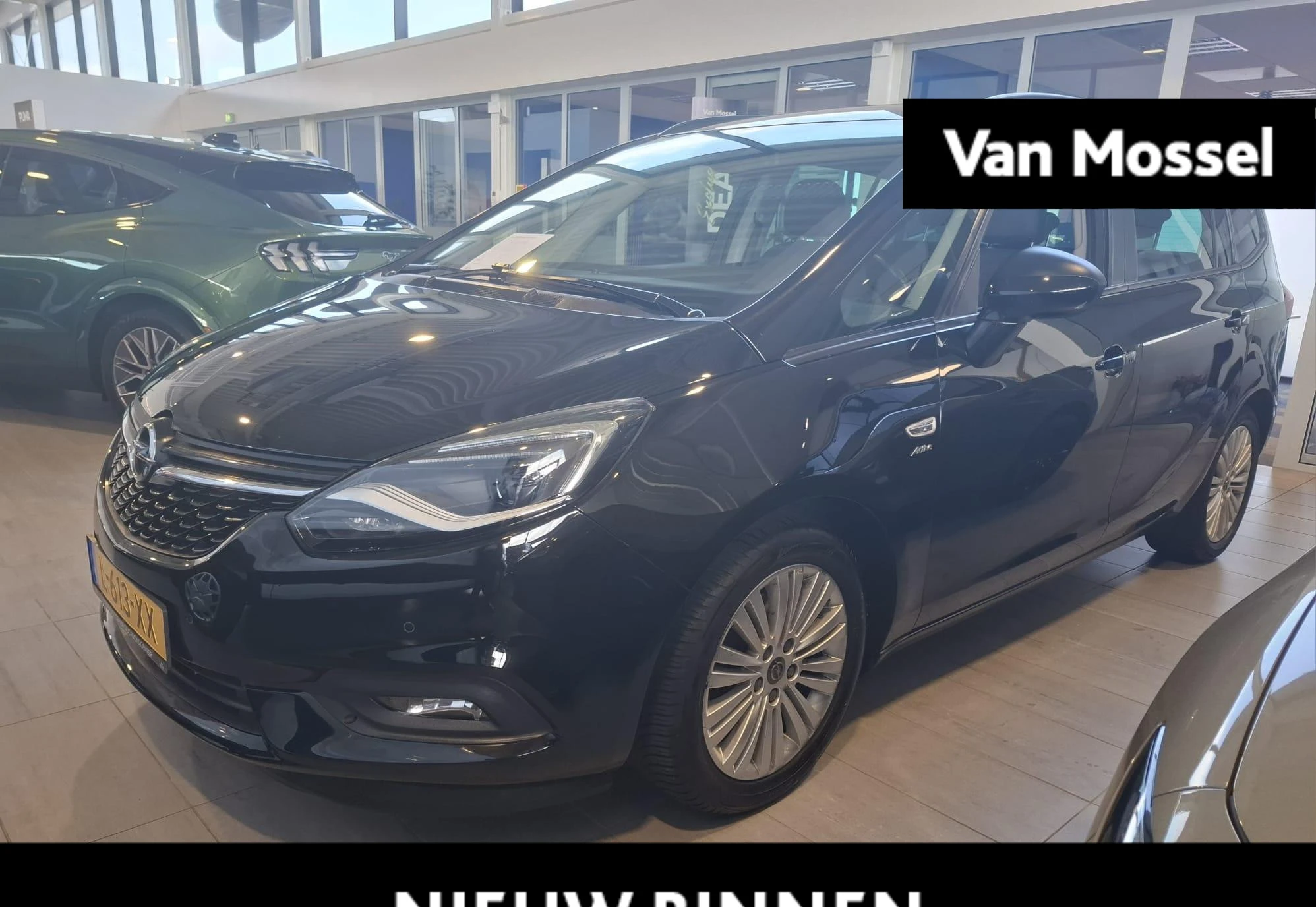 Opel-Zafira Tourer-image-0