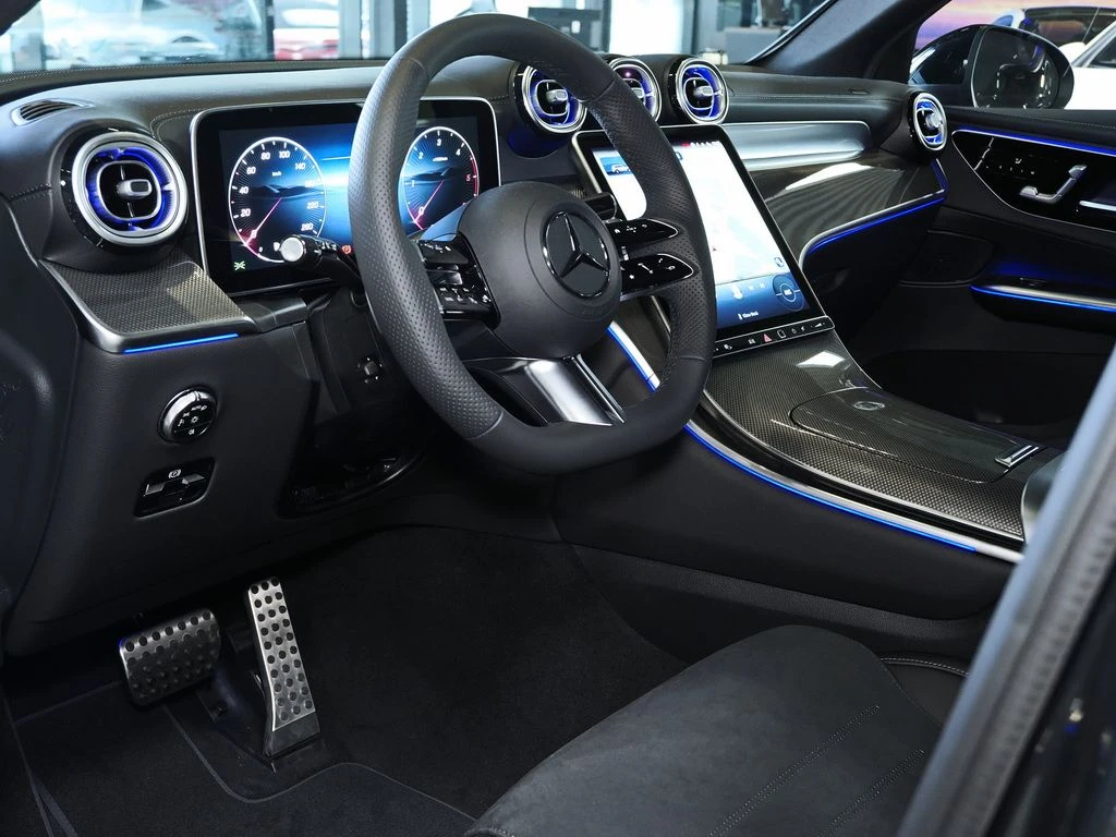 Mercedes-Benz-GLC 200 d-image-3
