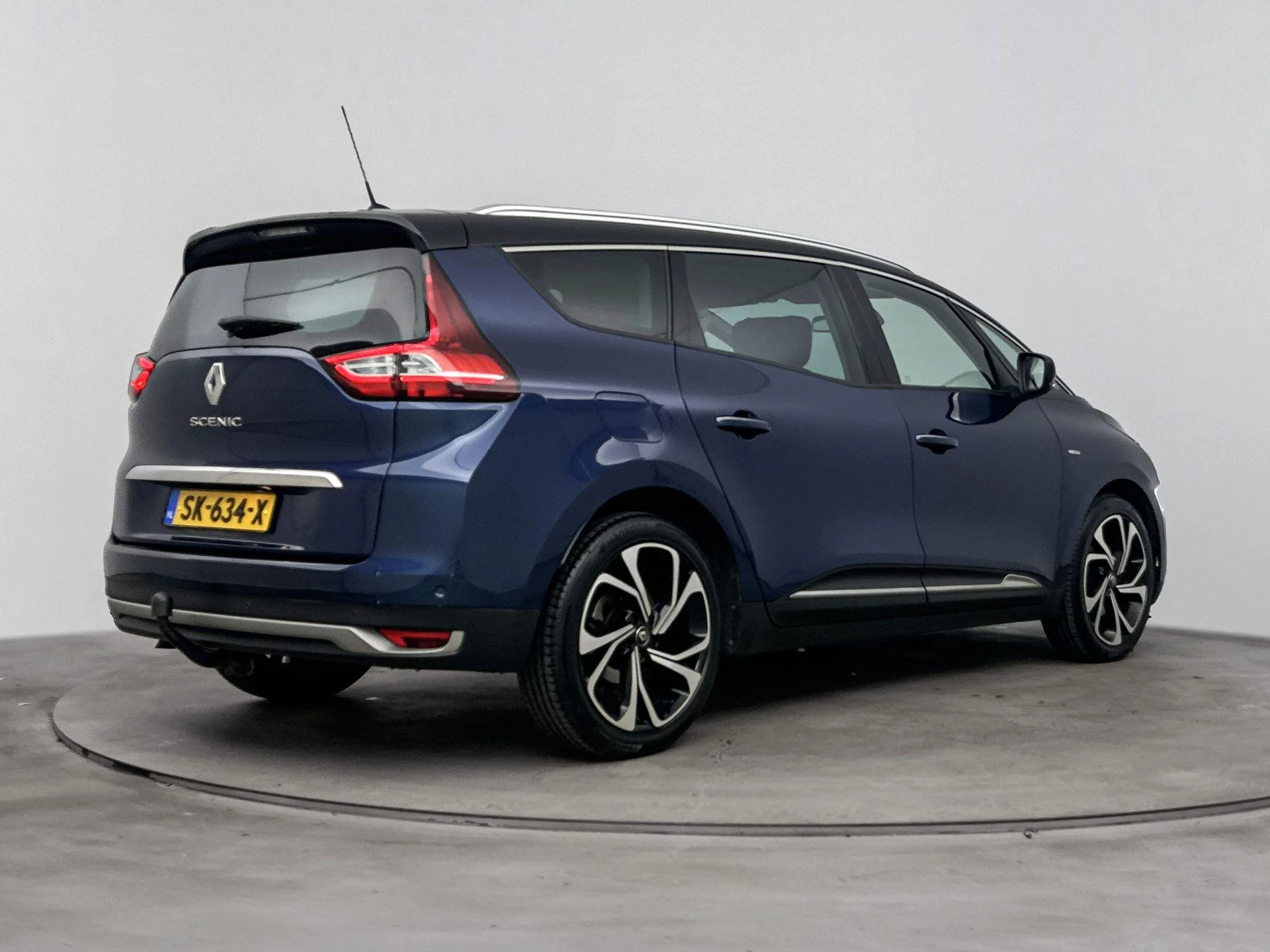 Renault-Grand Scénic-image-3