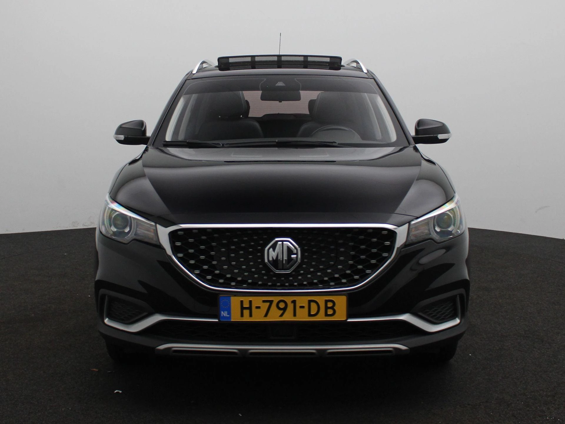 MG-ZS EV-image-3