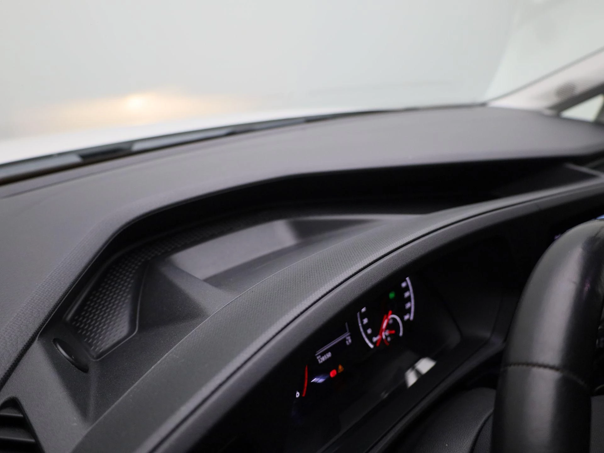 Volkswagen-Caddy-image-25