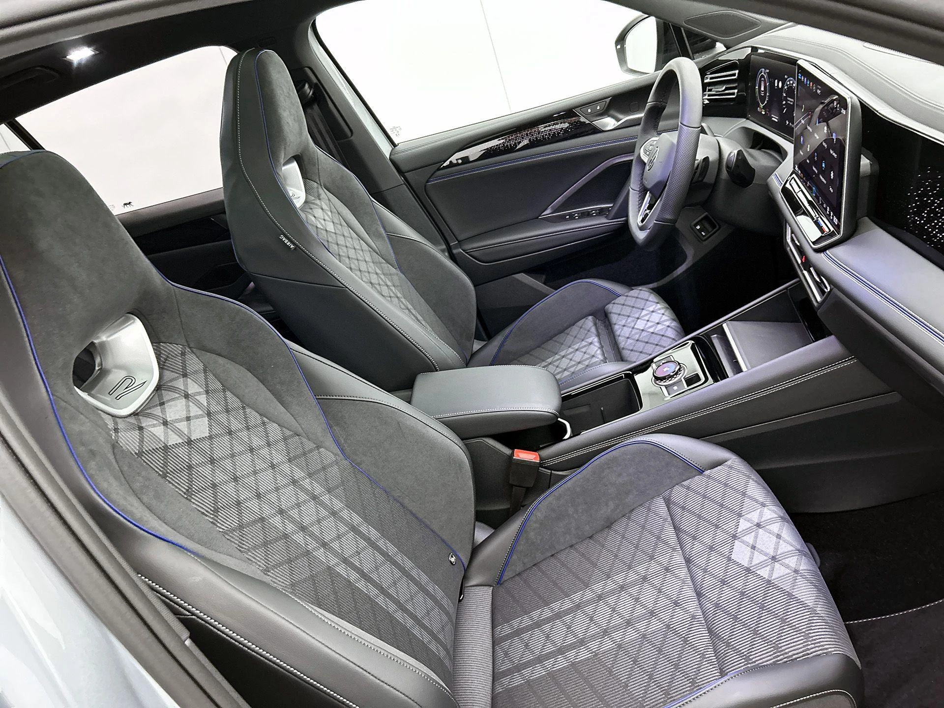 Volkswagen-Tiguan-image-55