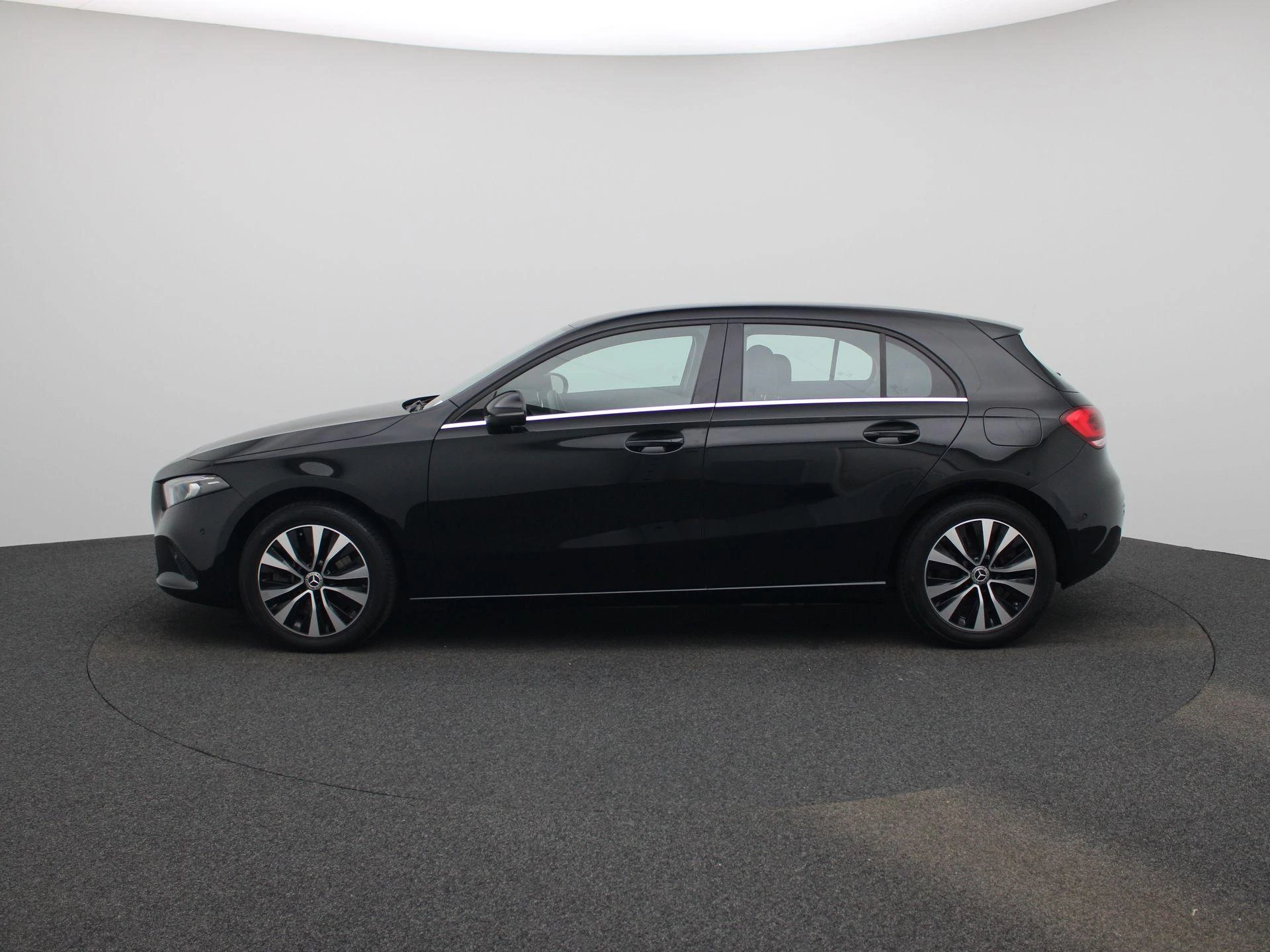 Mercedes-Benz A-Klasse 250 e Business Line