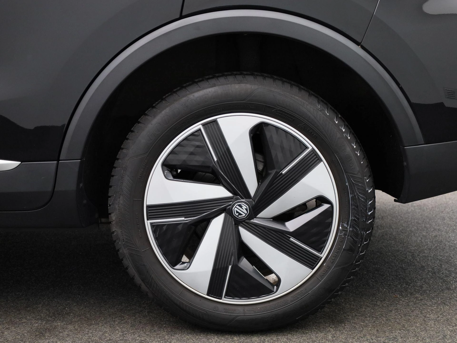 MG ZS EV Long Range Luxury 70 kWh