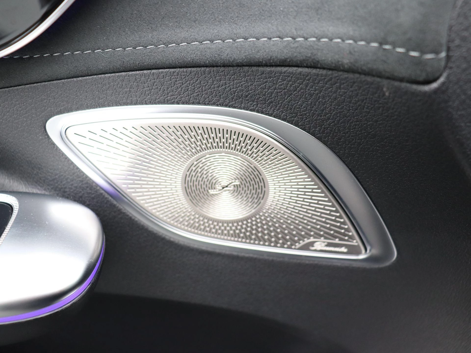 Mercedes-Benz-EQE-image-10