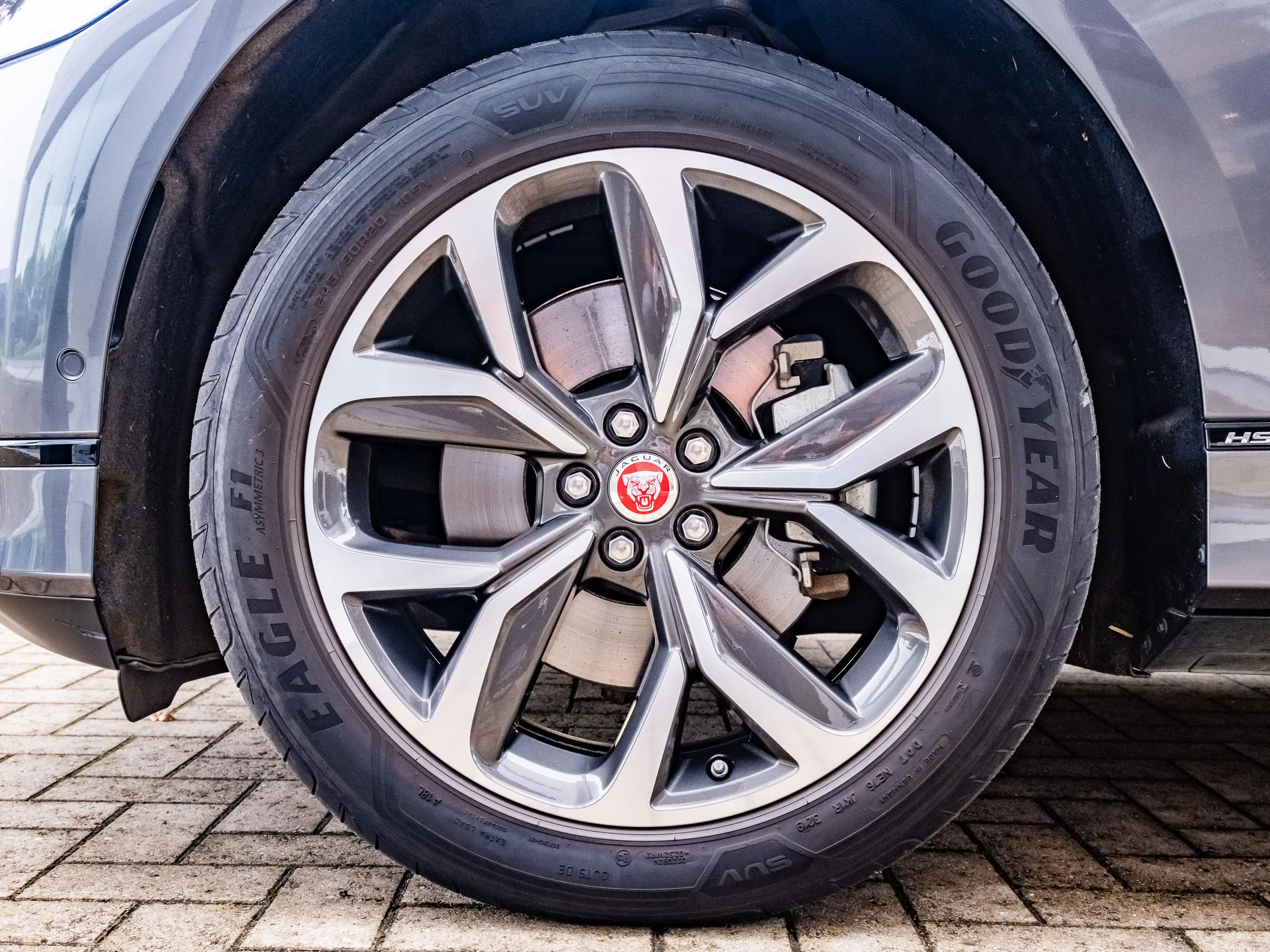Jaguar-I-PACE-image-9