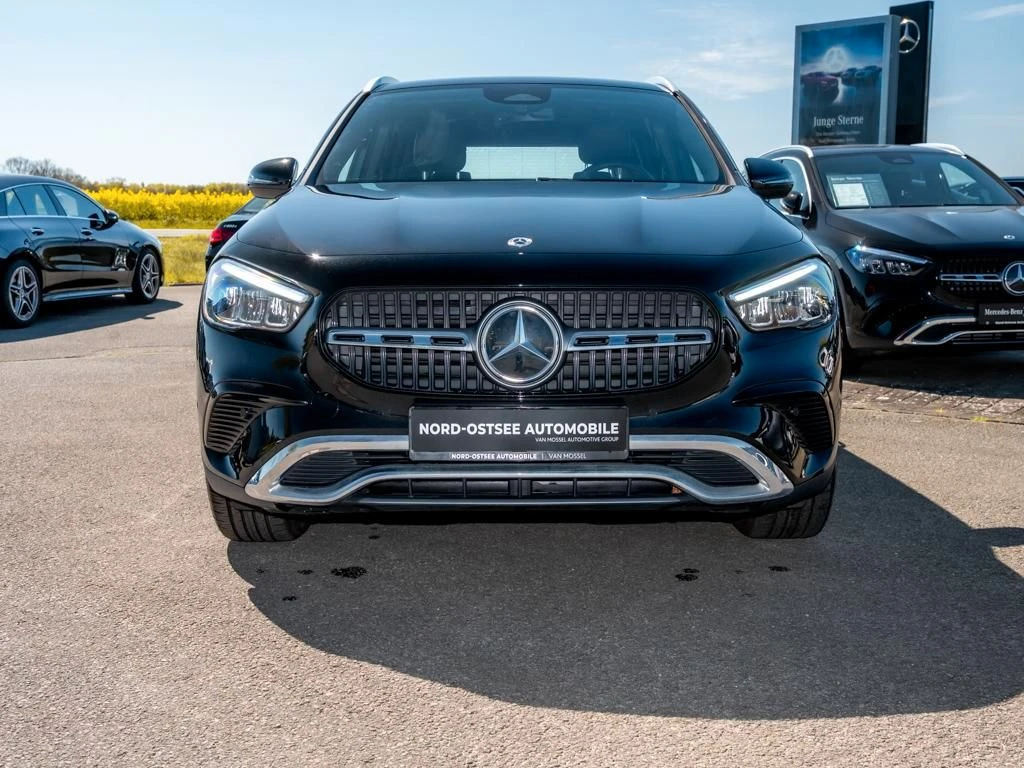 Mercedes-Benz-GLA 200 d-image-3