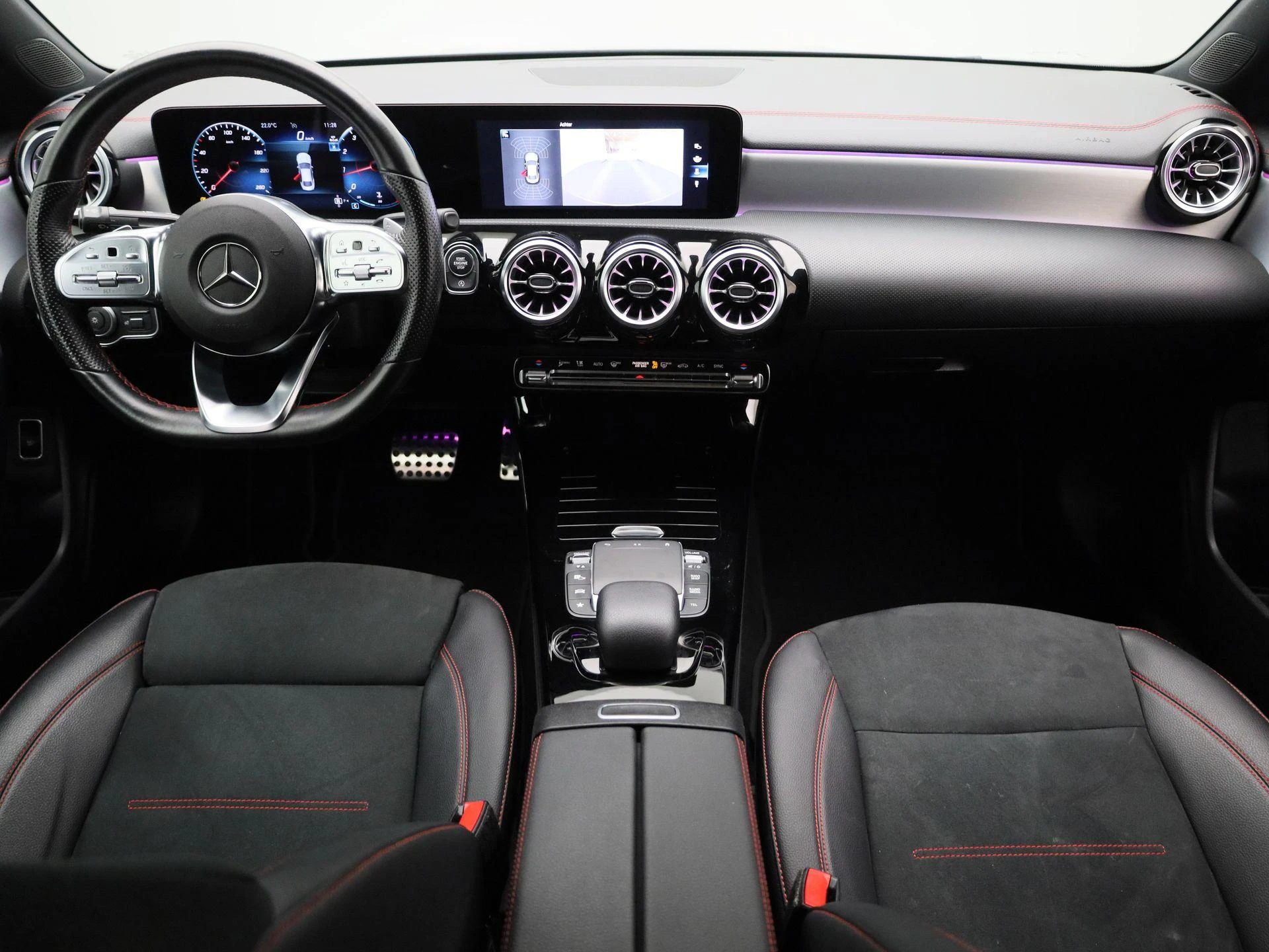 Mercedes-Benz-CLA-image-7