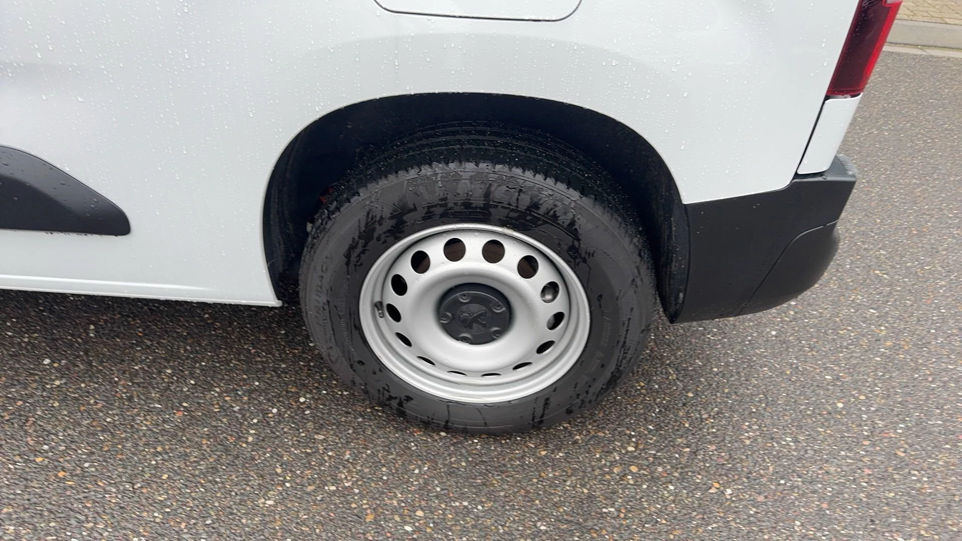 Peugeot-e-Partner-image-14