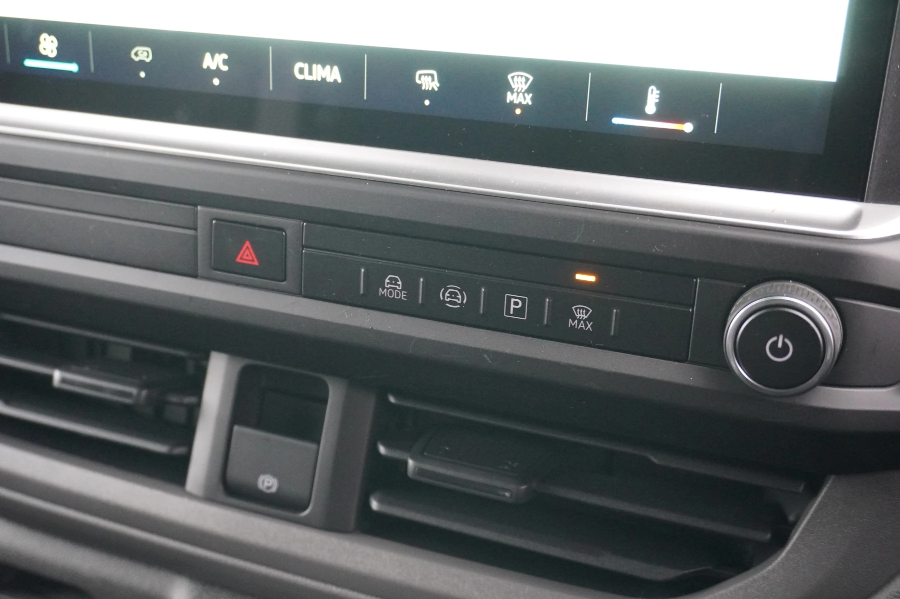 Volkswagen-Transporter-image-52