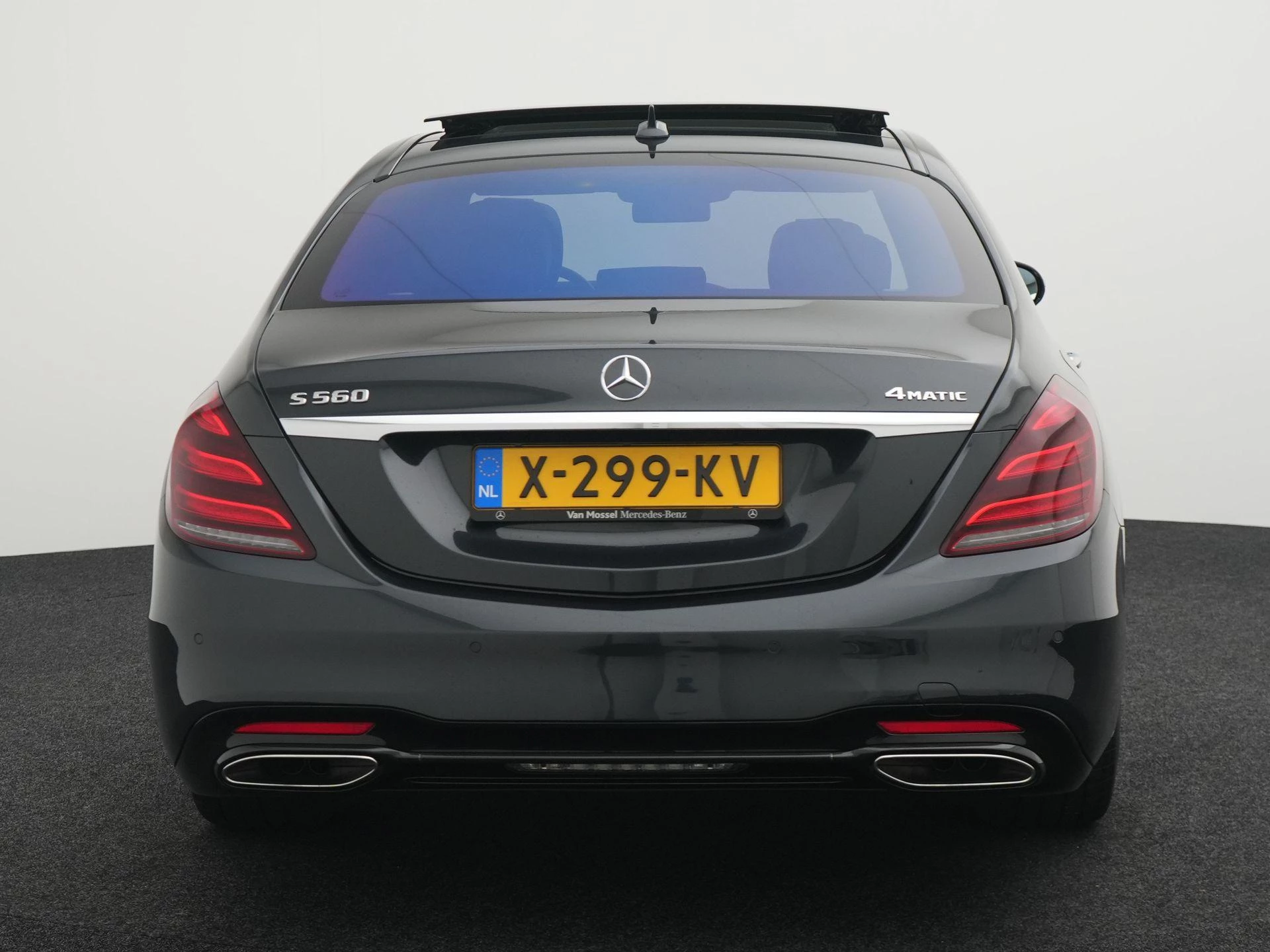 Mercedes-Benz-S-Klasse-image-4