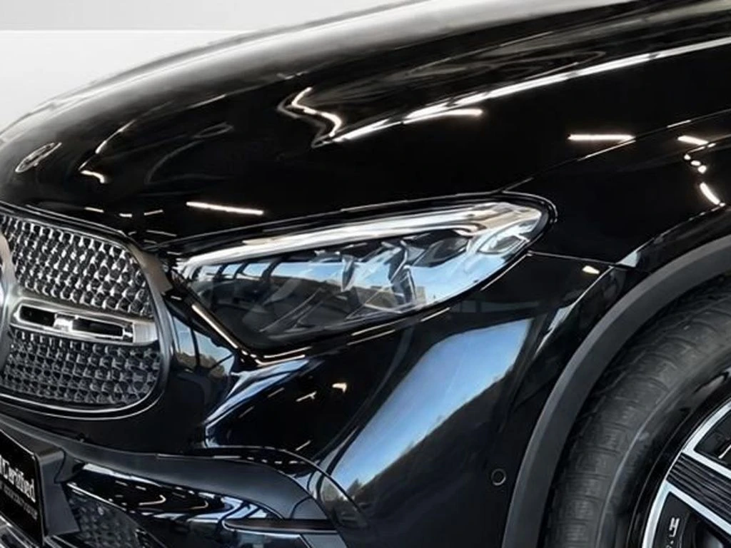 Mercedes-Benz-GLC 300 d-image-4