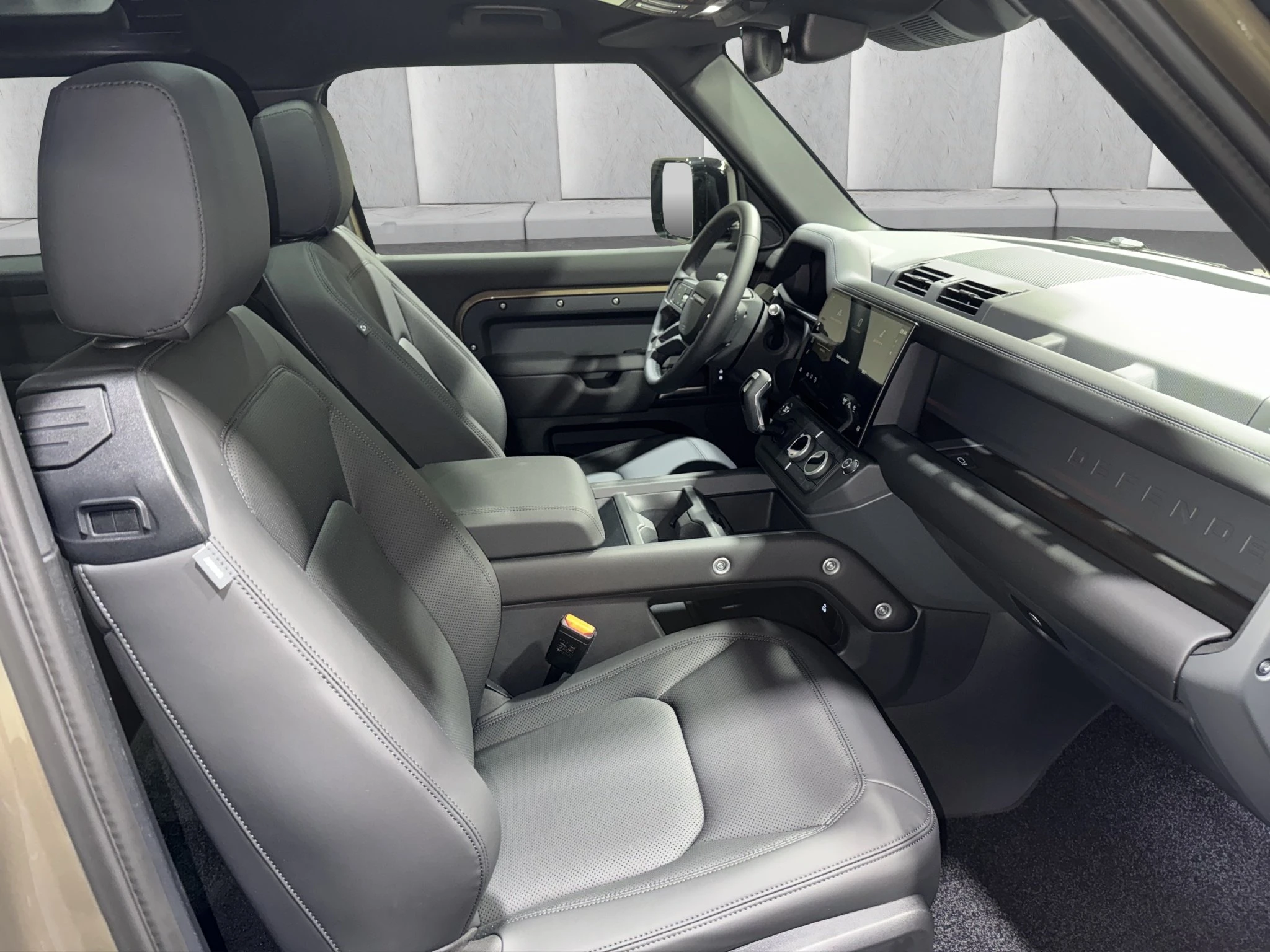 Land Rover-Defender-image-6
