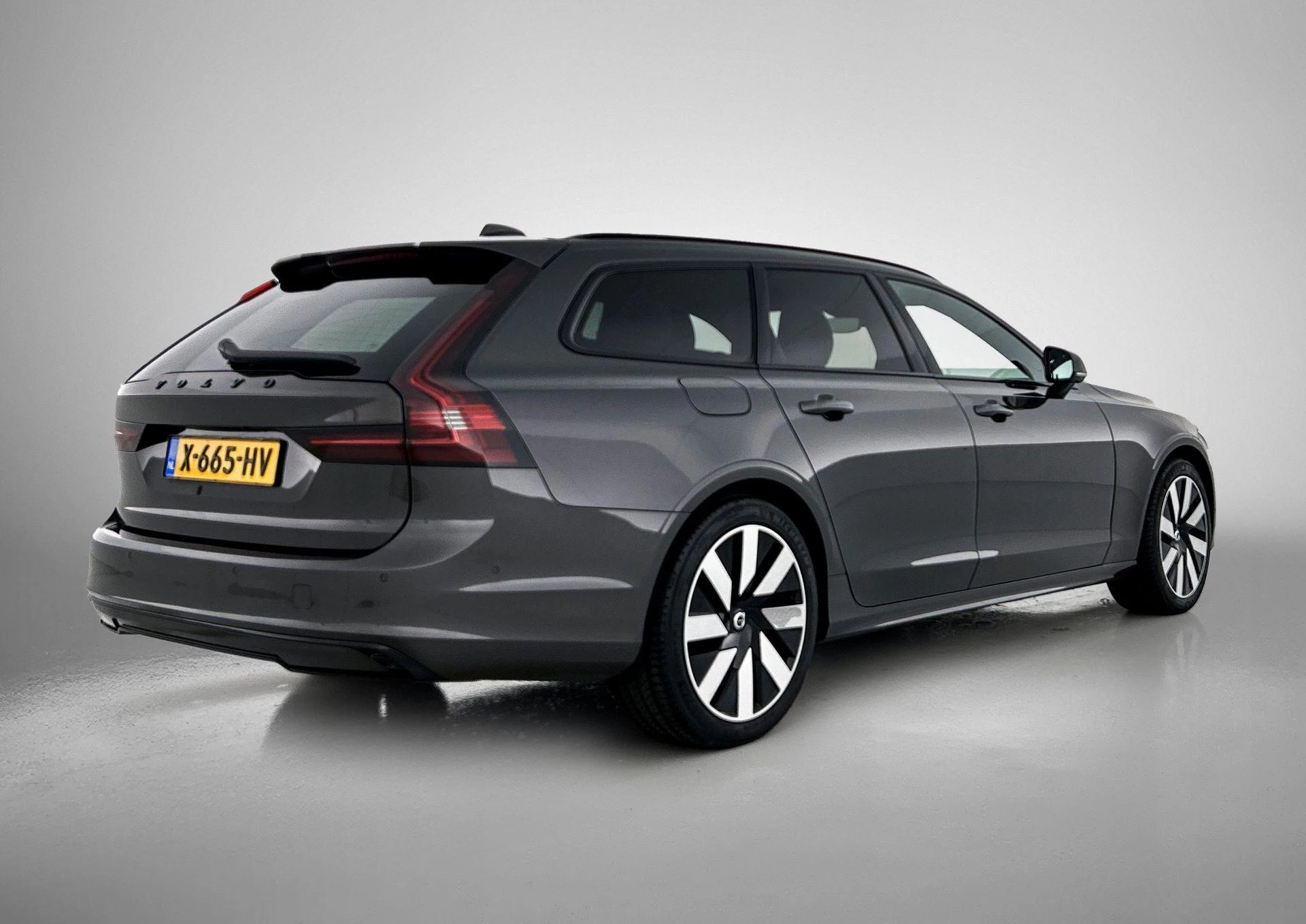 Volvo-V90-image-3
