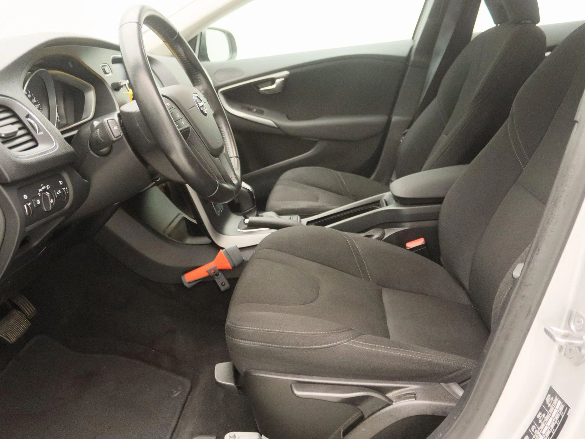 Volvo-V40-image-11