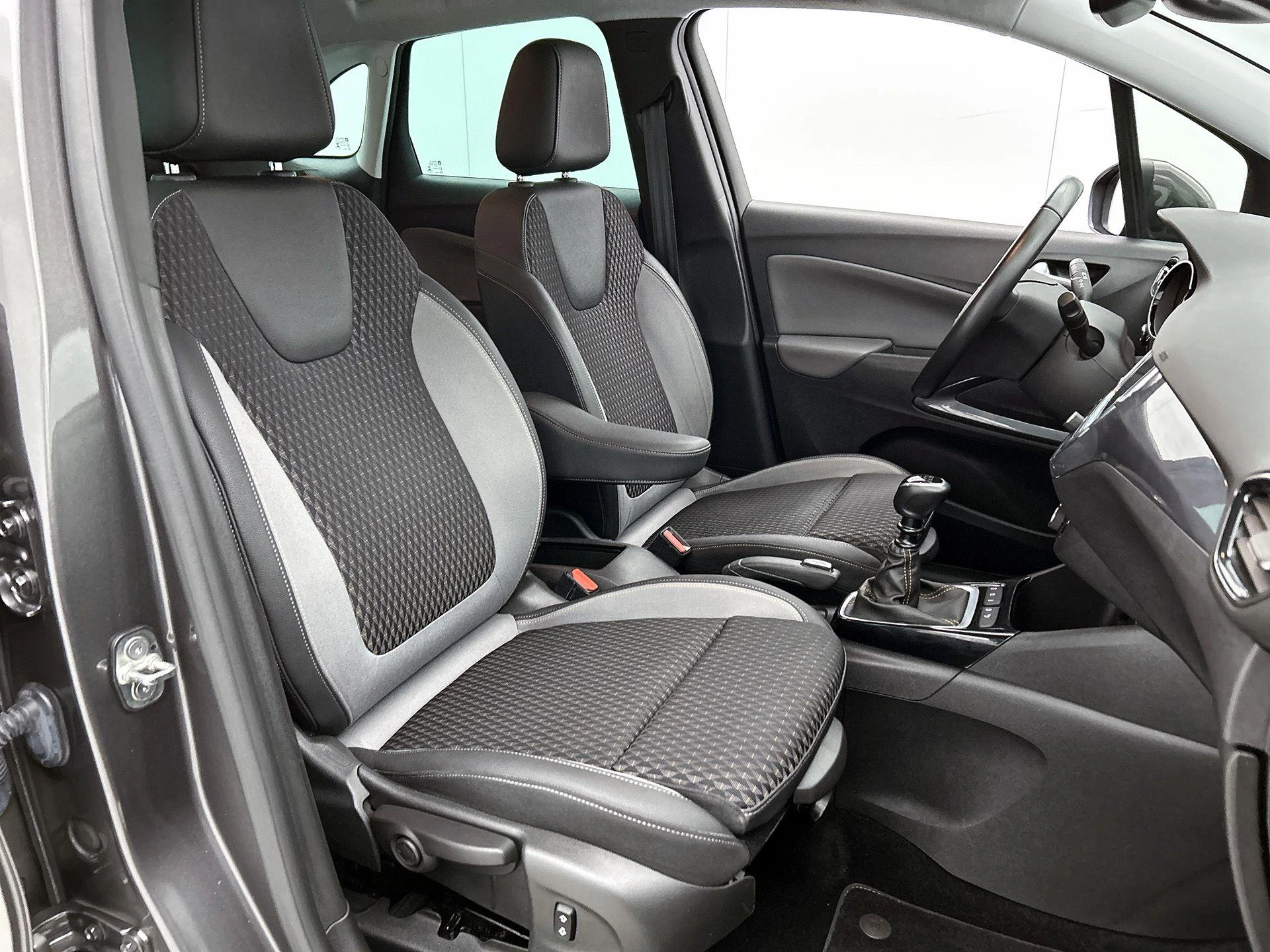 Opel-Crossland X-image-39