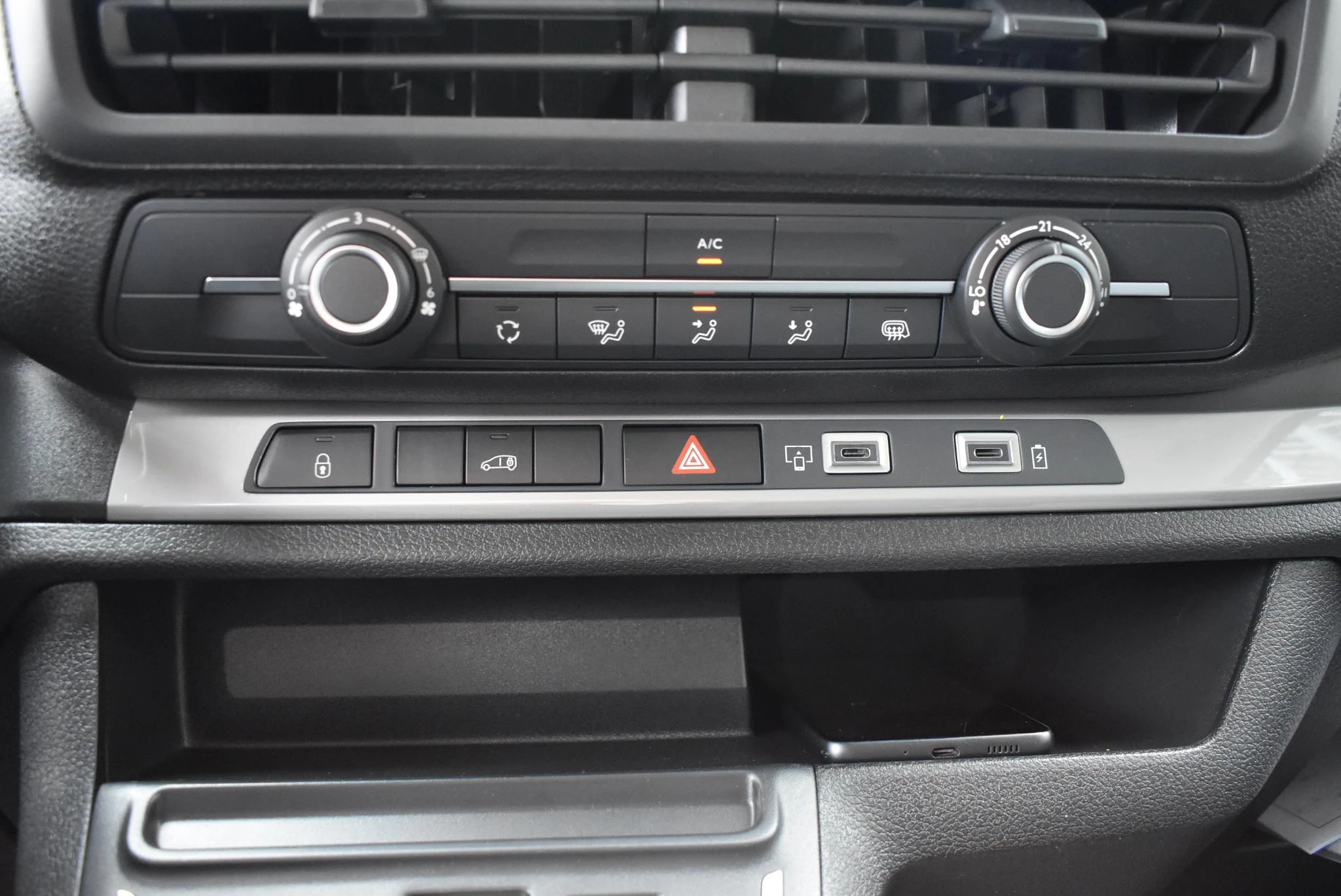 Opel-Vivaro-e-image-17