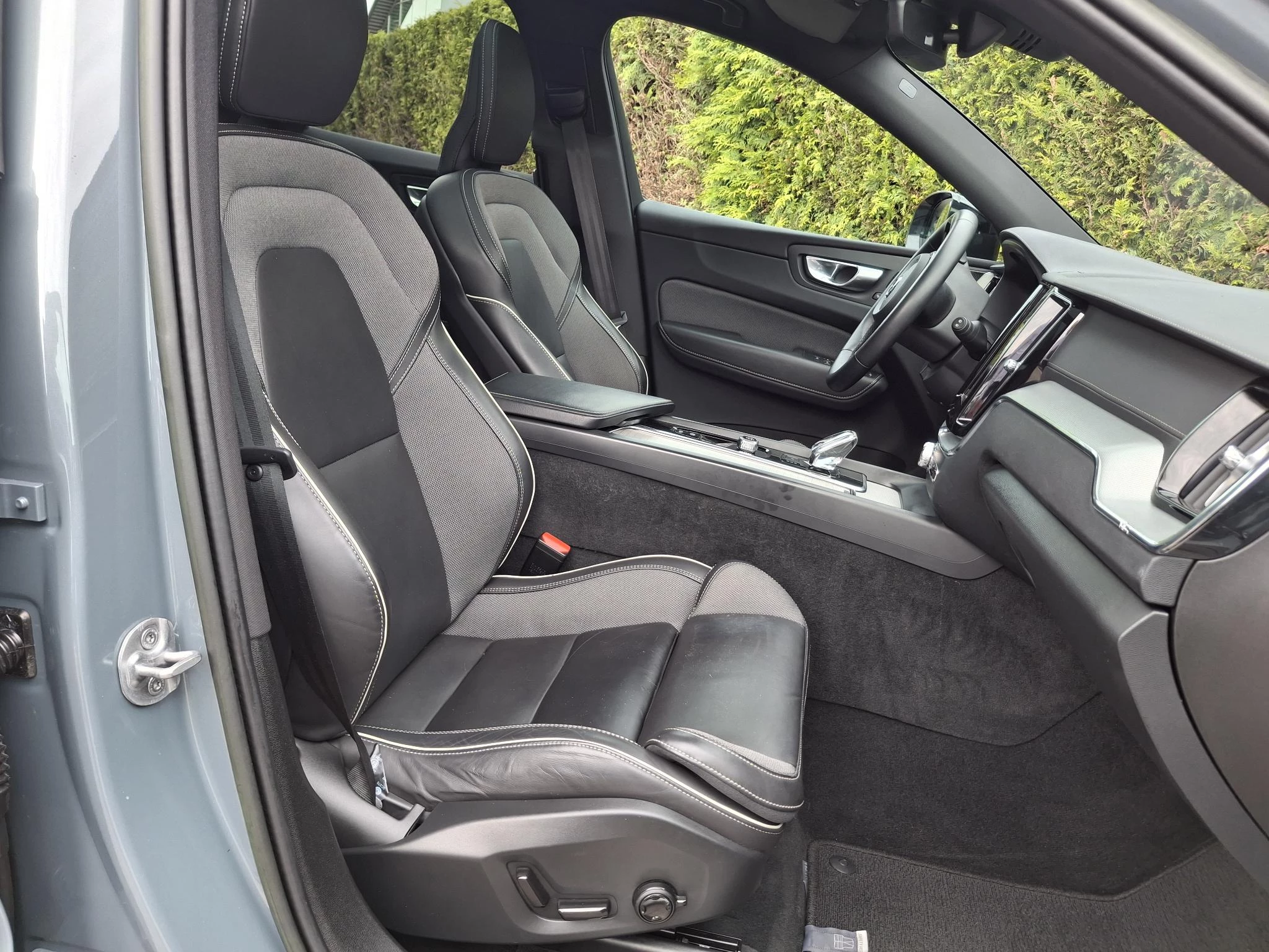 Volvo XC60 T8 Plug-in hybrid AWD Ultimate Dark