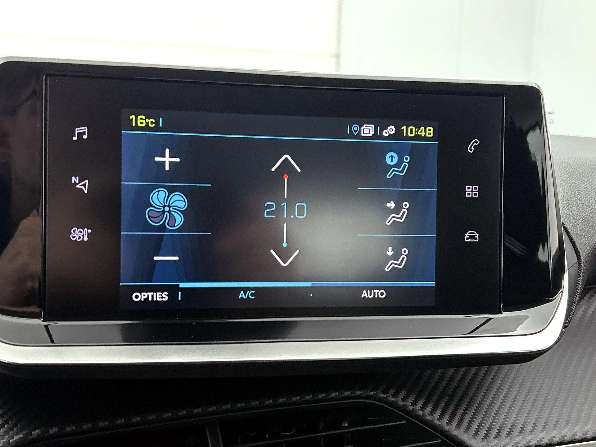 Peugeot-e-208-image-18