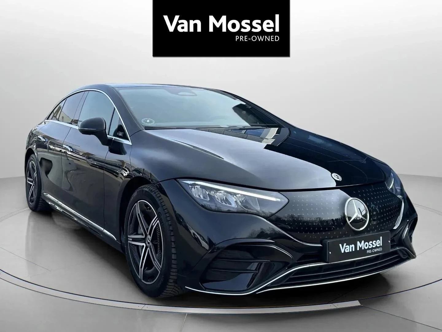 Mercedes-Benz-EQE-image-2