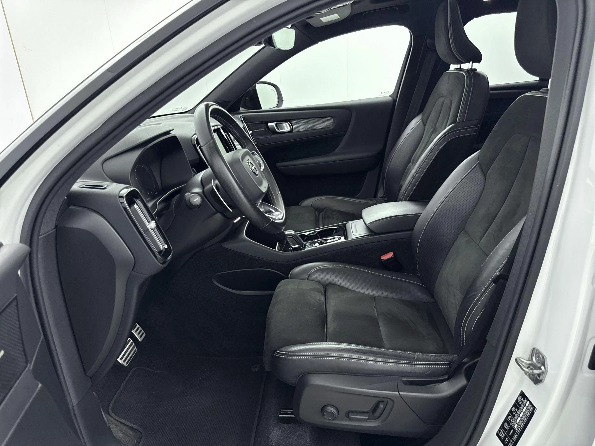 Volvo-XC40-image-7