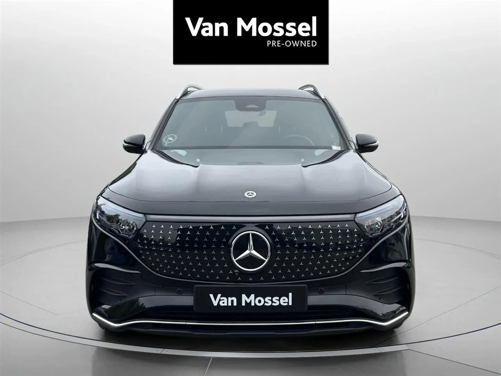 Mercedes-Benz-EQB-image-1