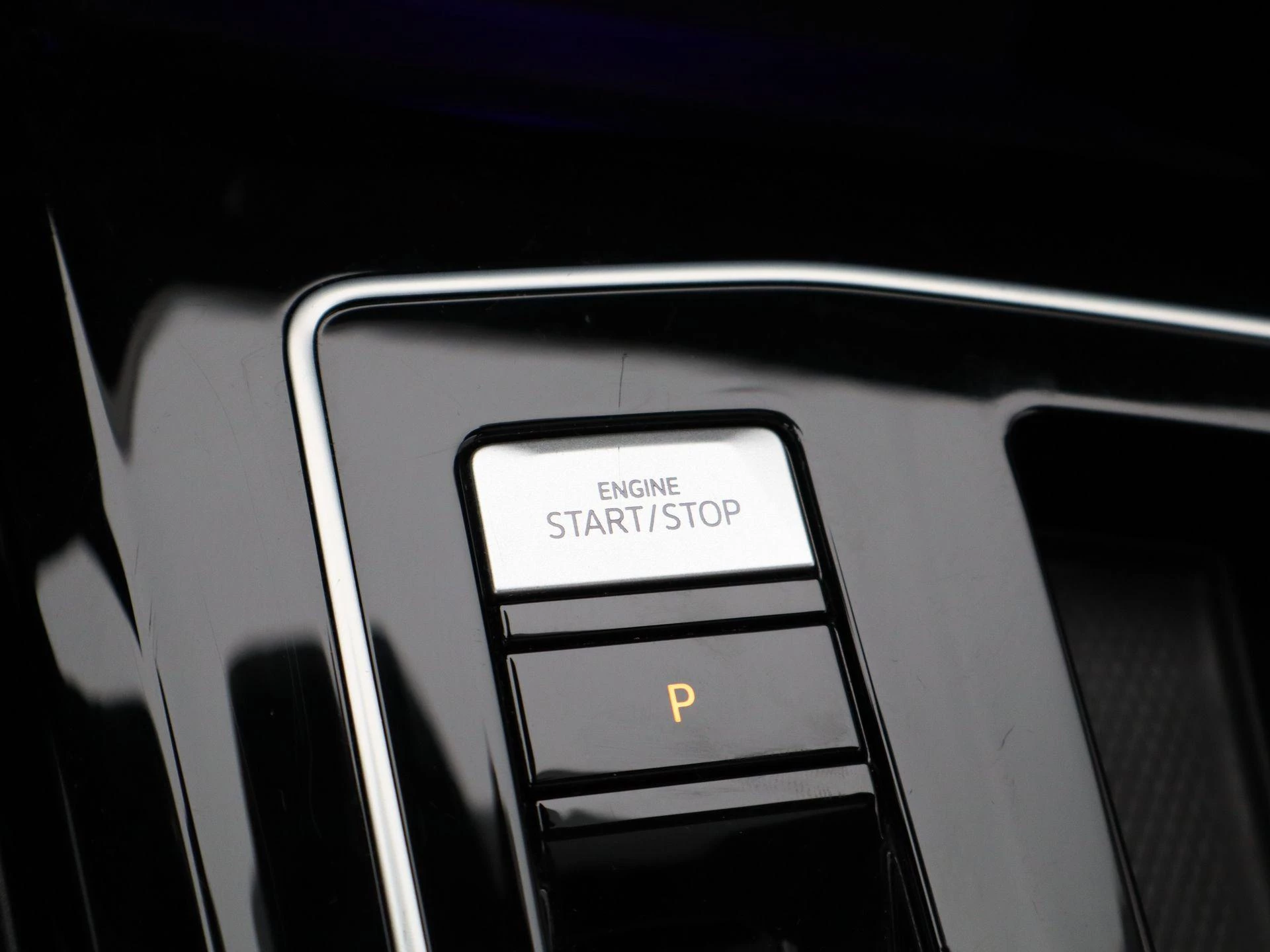 Volkswagen Golf Variant 1.5 eTSI R-Line Business