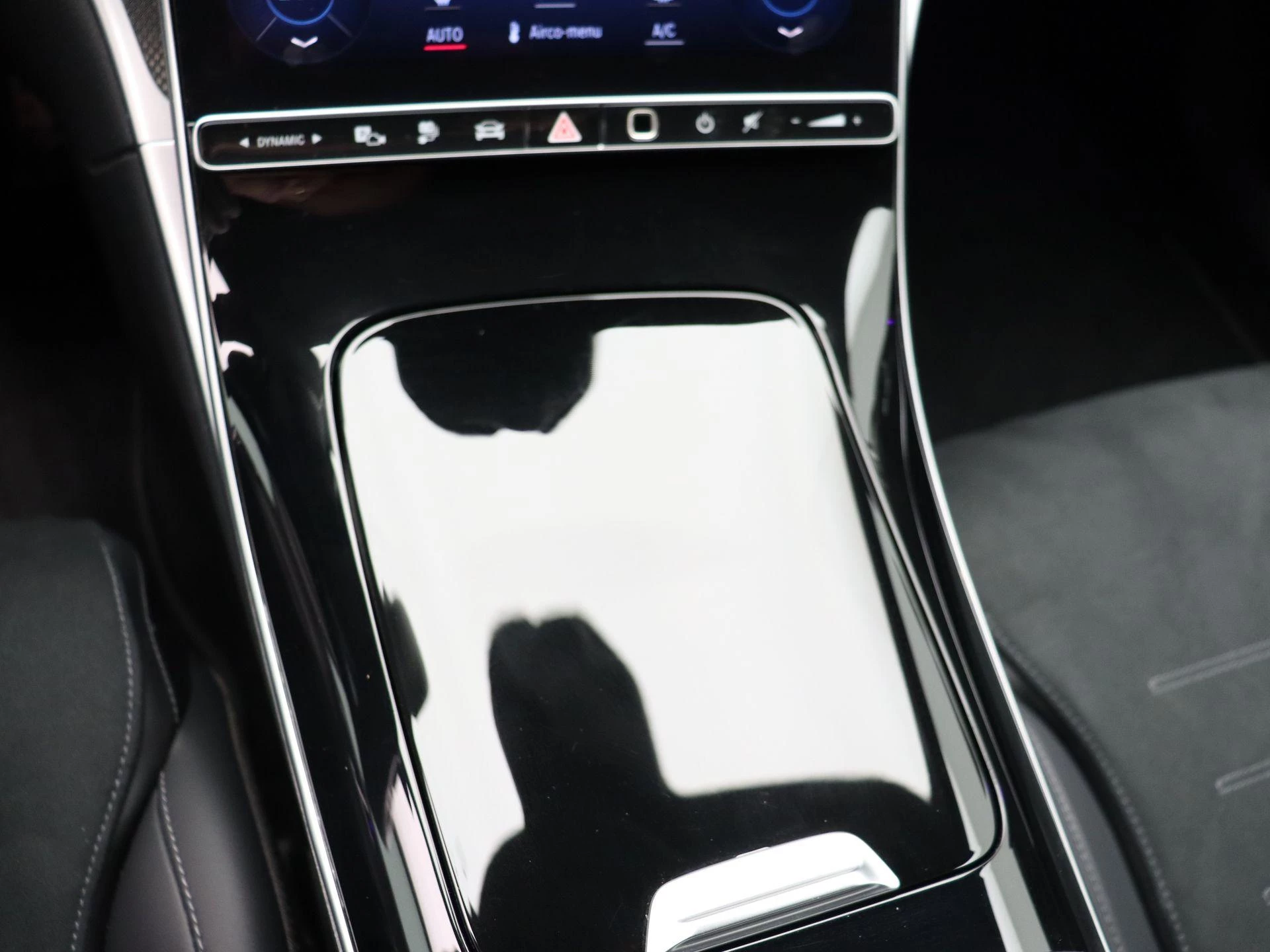 Mercedes-Benz C-Klasse 300 e AMG Line Berline + CARPLAY + LED + CAMERA + NIGHTPAKKET +