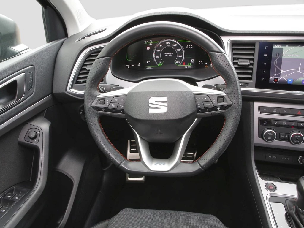 SEAT Ateca 2.0 TSI DSG 4Drive FR 18" ACC NAVI SHZ