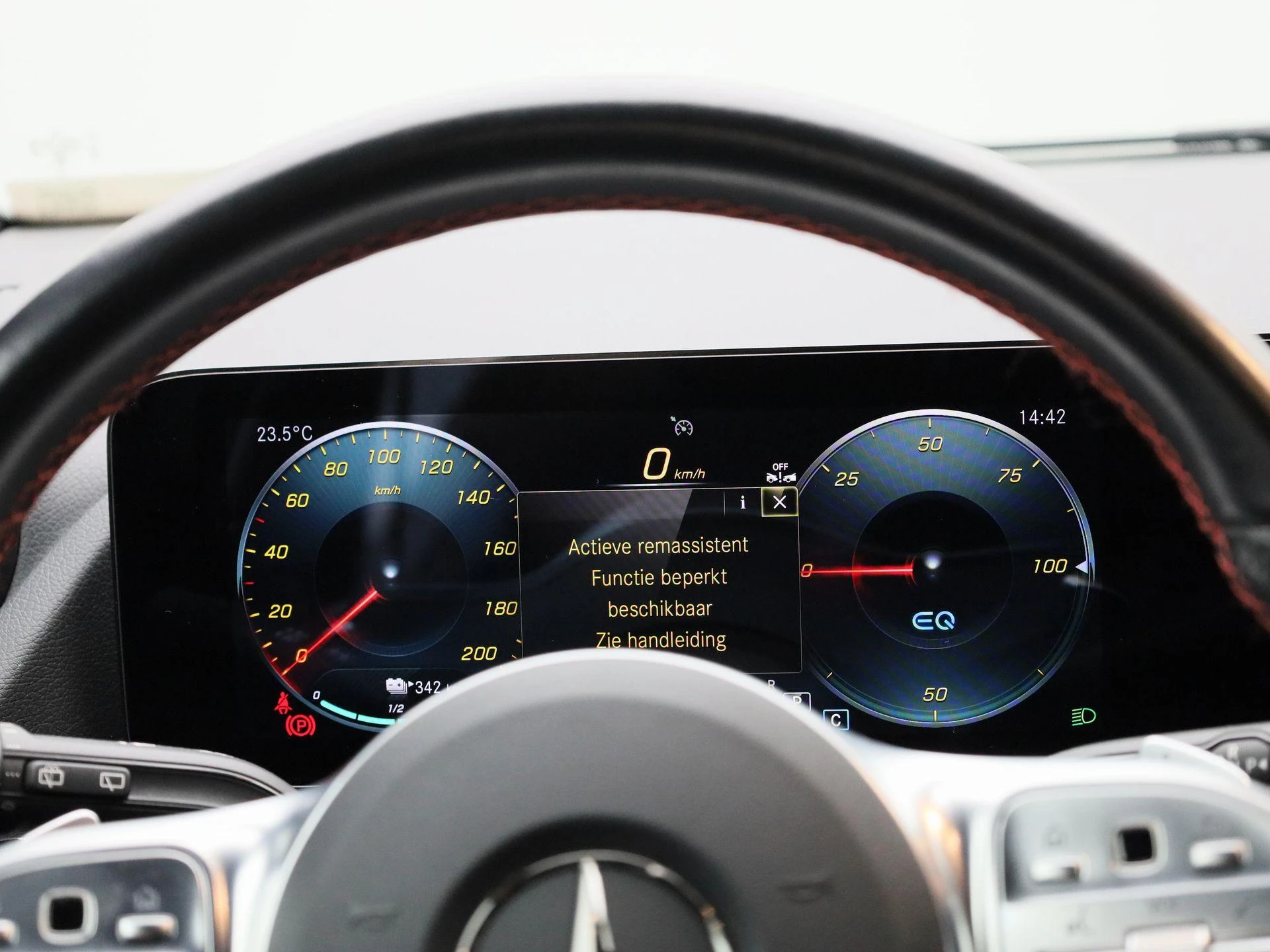 Mercedes-Benz-EQA-image-7