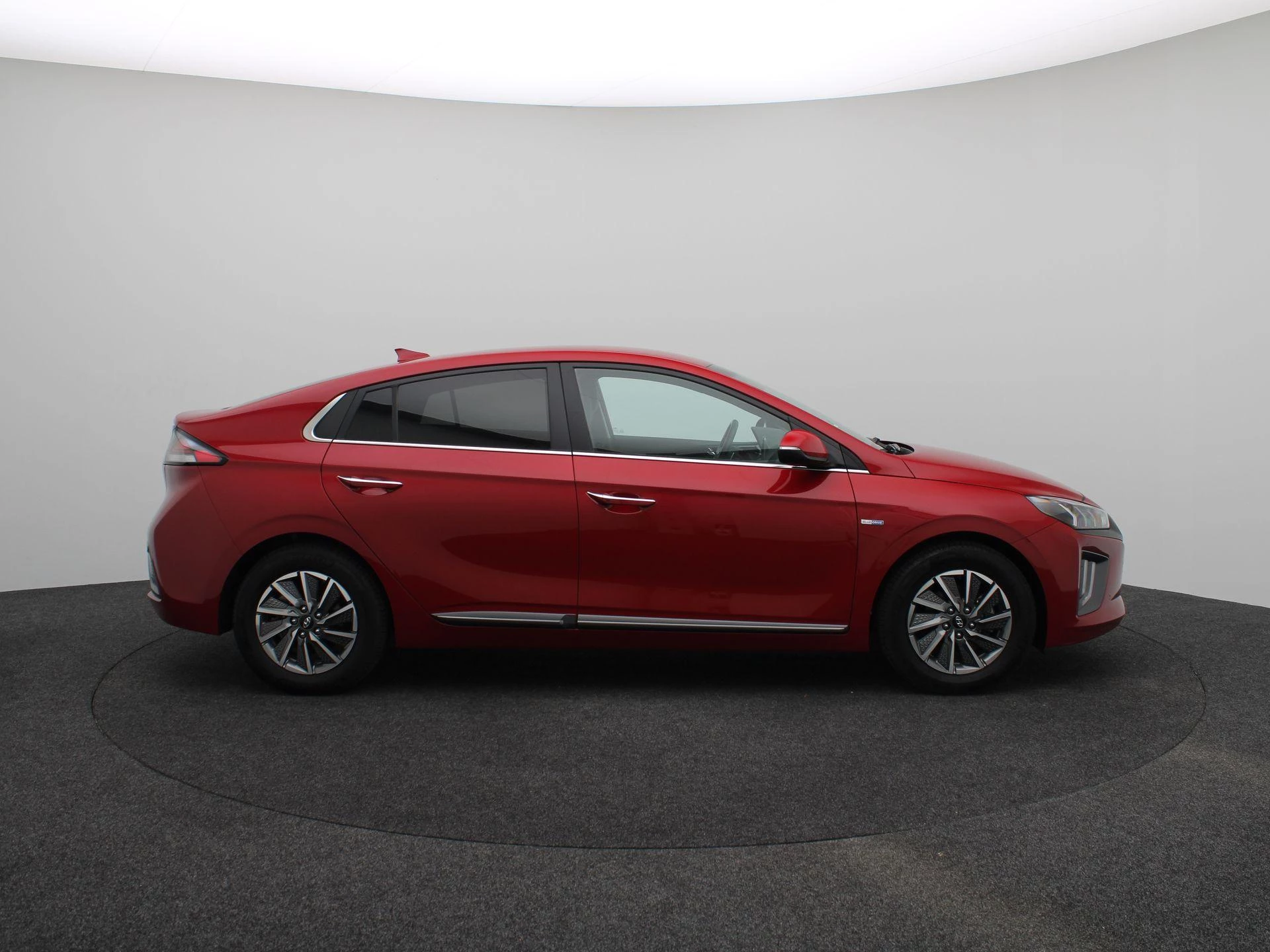 Hyundai-IONIQ-image-6