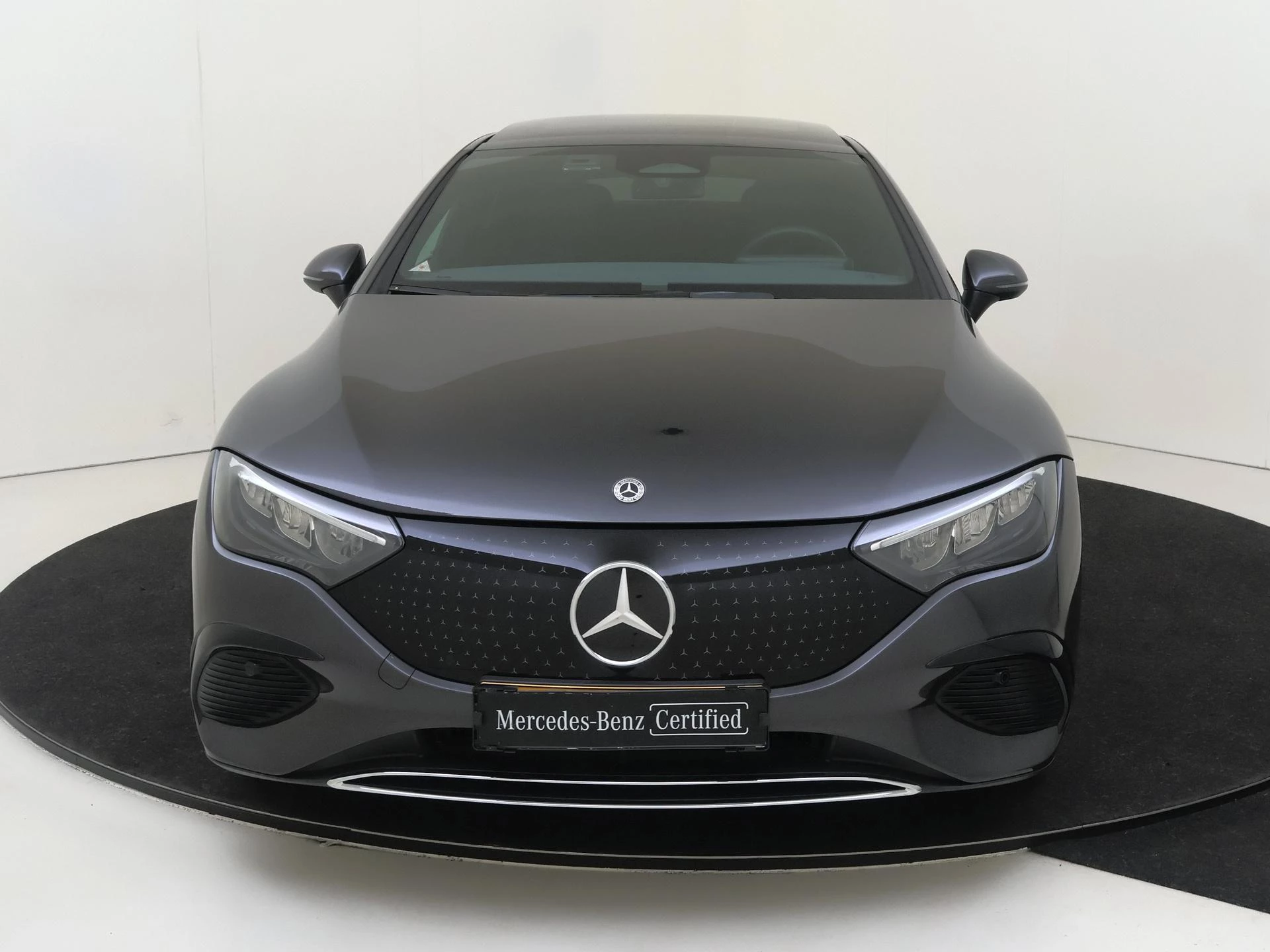 Mercedes-Benz-EQE-image-5