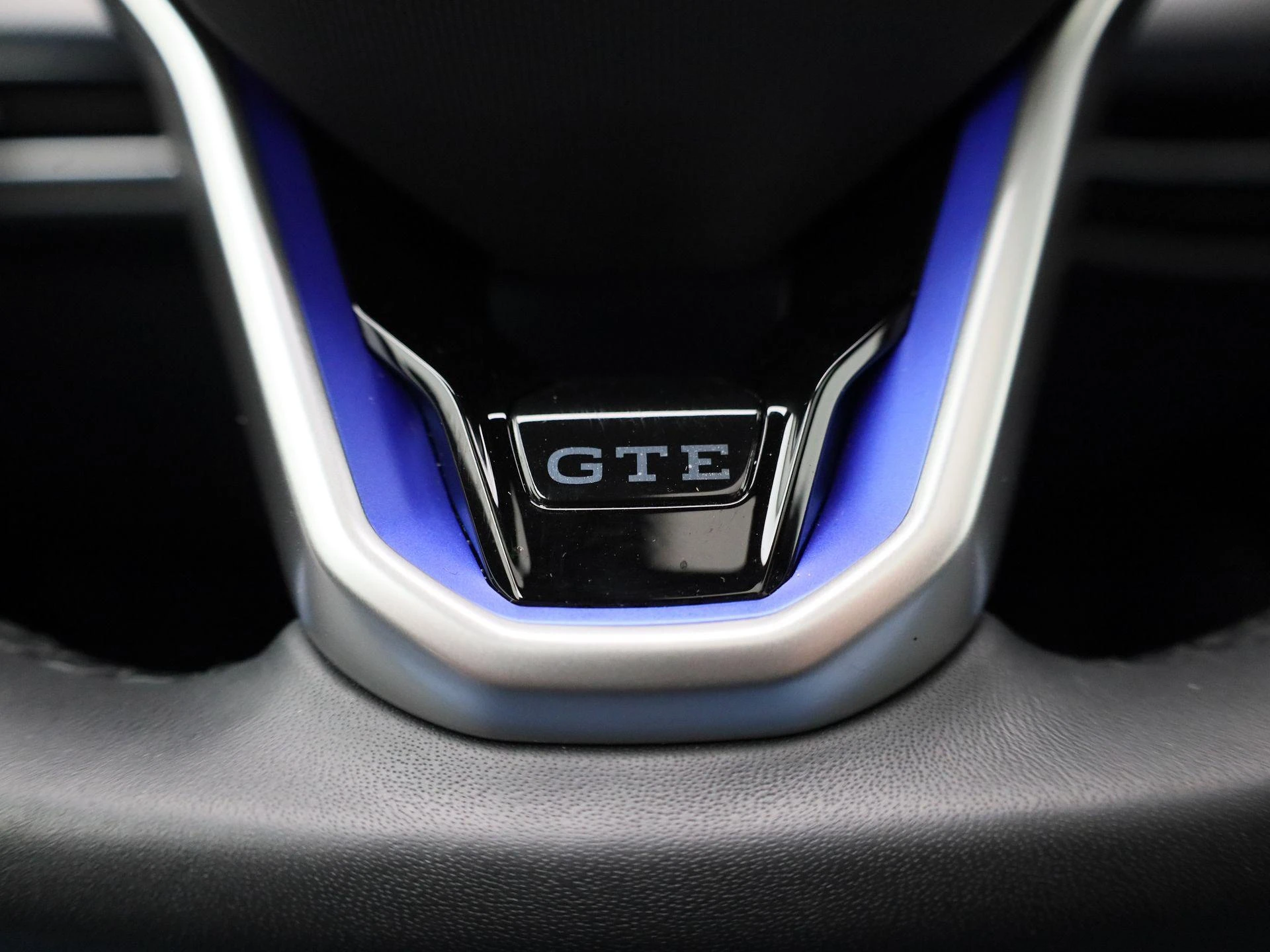Volkswagen-Golf-image-30