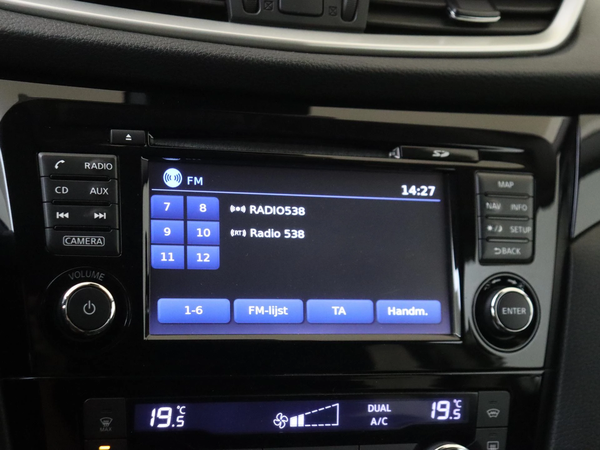 Nissan-QASHQAI-image-16