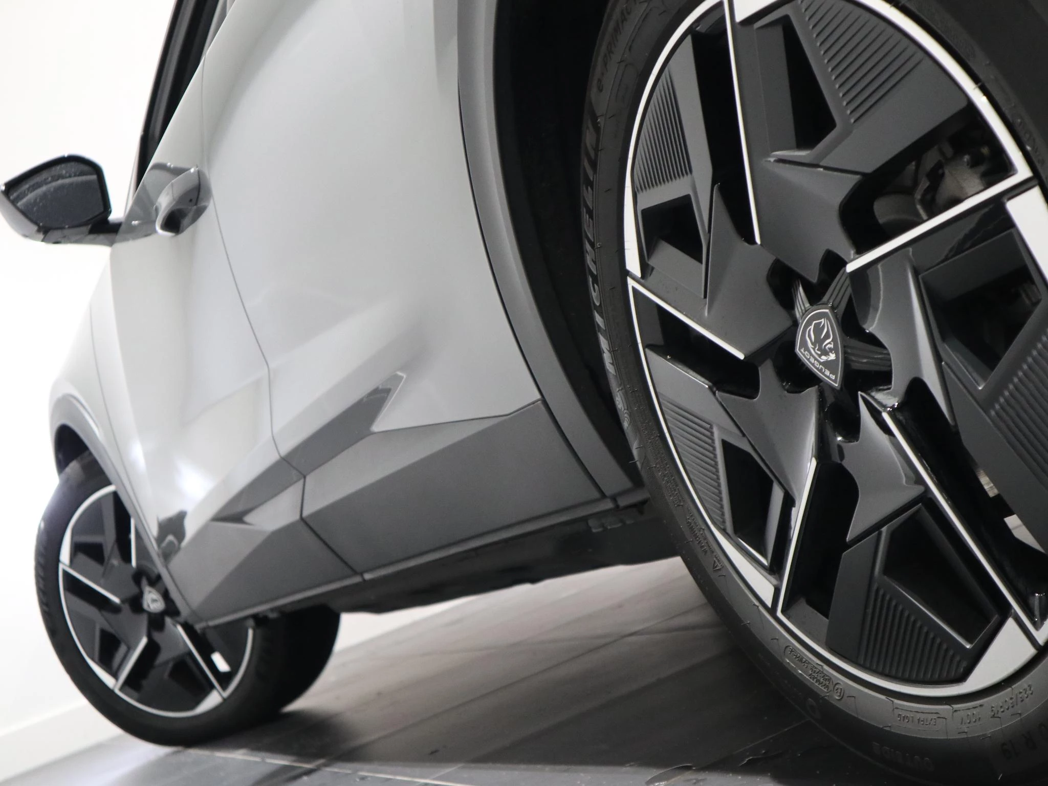 Peugeot-408-image-25