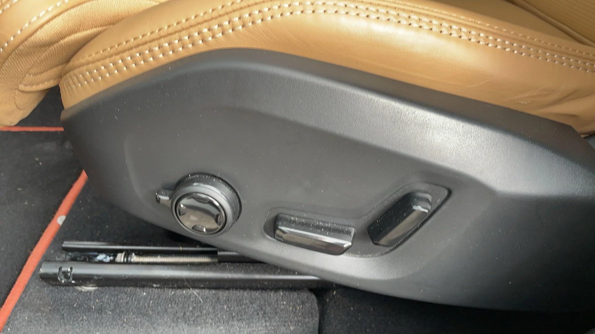 Volvo-XC60-image-18