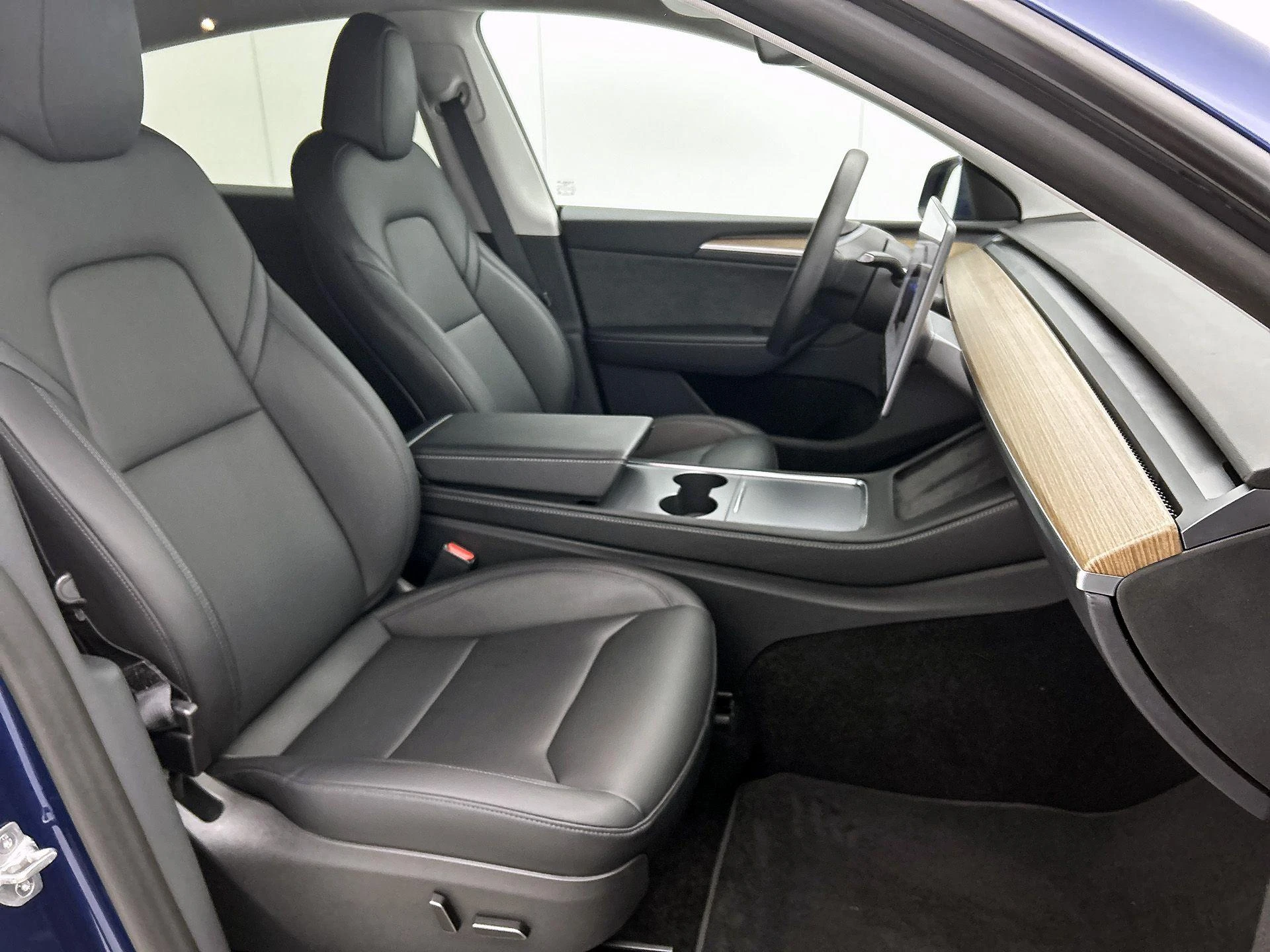 Tesla-Model Y-image-37
