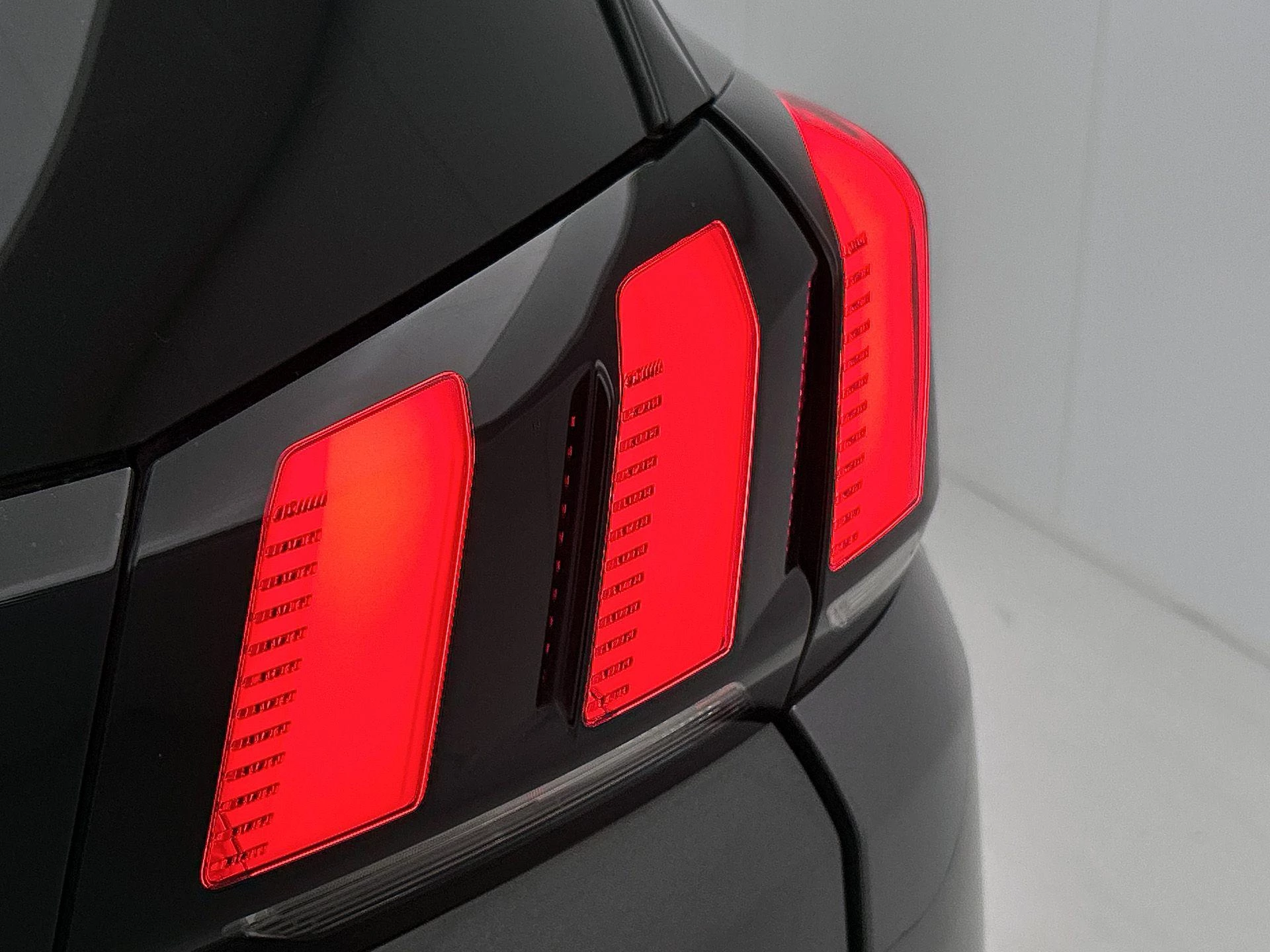 Peugeot-5008-image-25