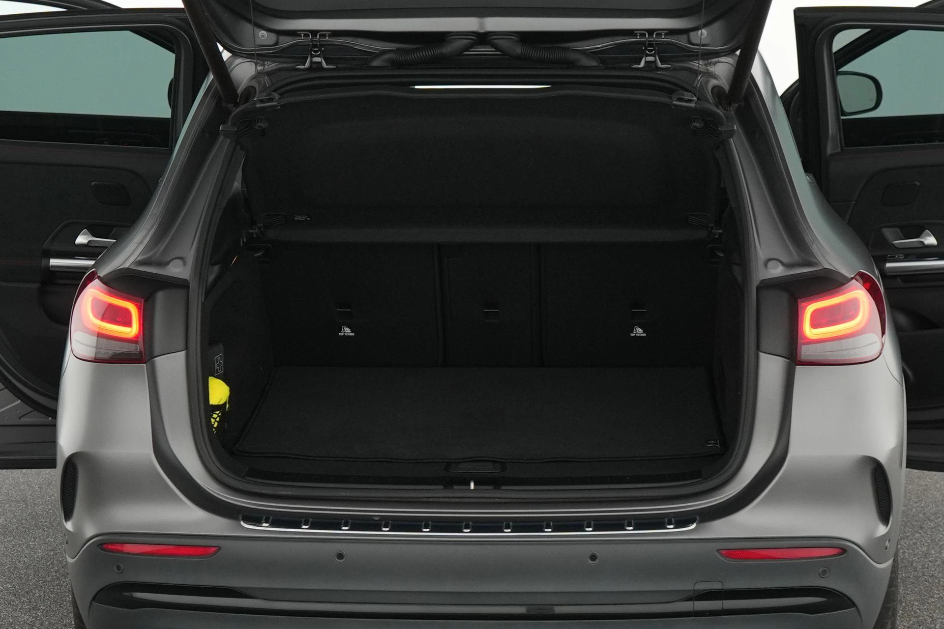 Mercedes-Benz GLA 180 d AMG Line + SPECIAL EDITION + LEDER + PANO + MULTIBEAM +