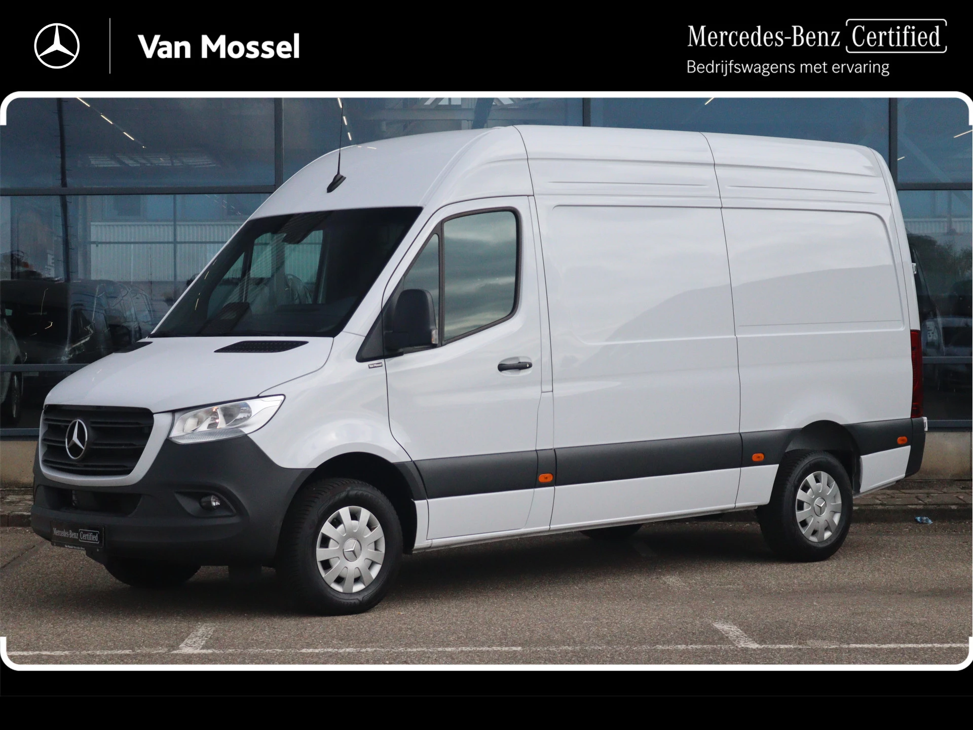 Mercedes-Benz-Sprinter-image-0