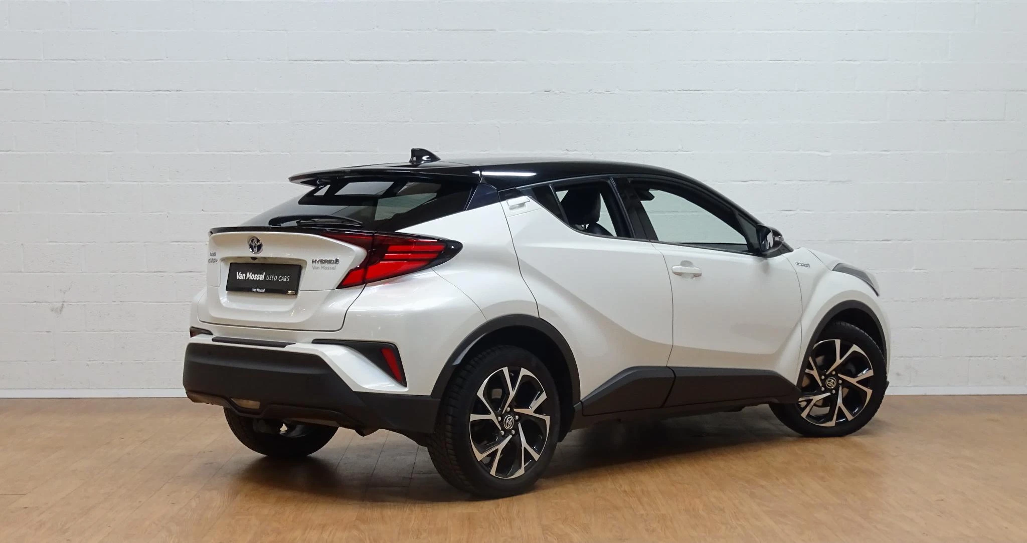 Toyota-C-HR-image-2