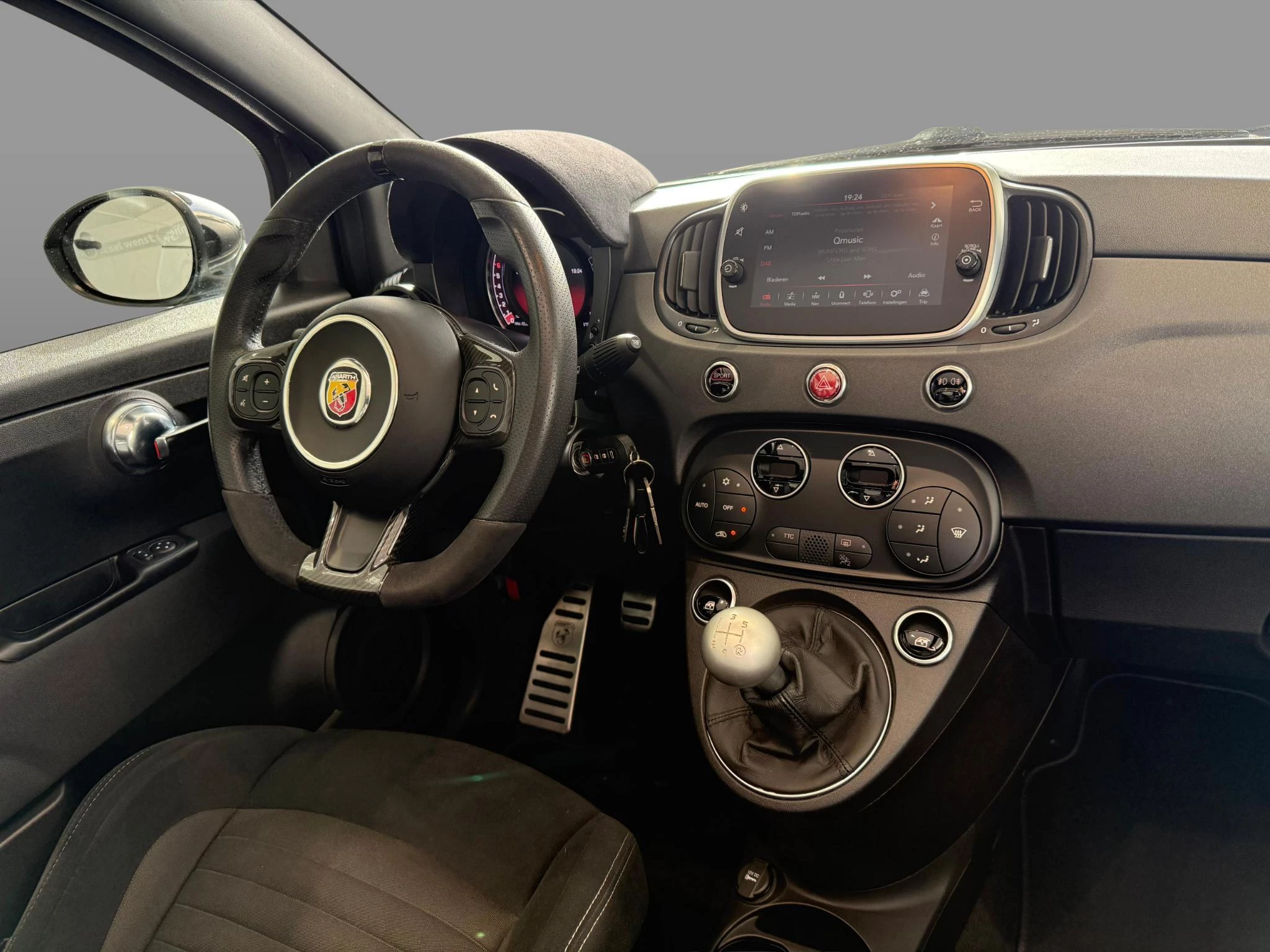 Abarth 500C 1.4 T-Jet 595 132kW Competizione