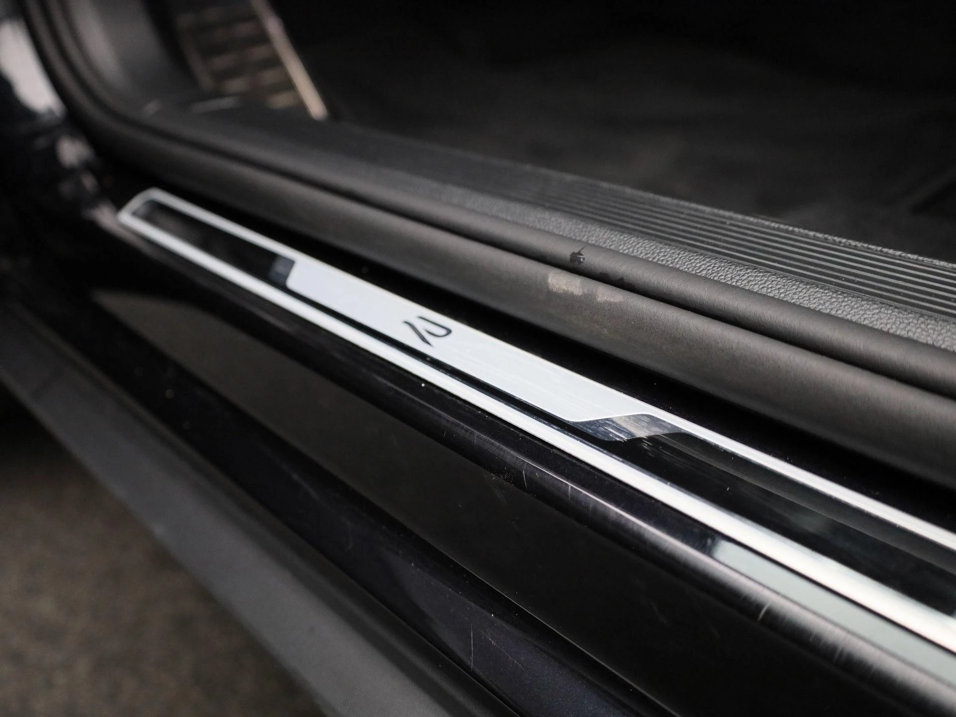 Volkswagen-T-Roc-image-36